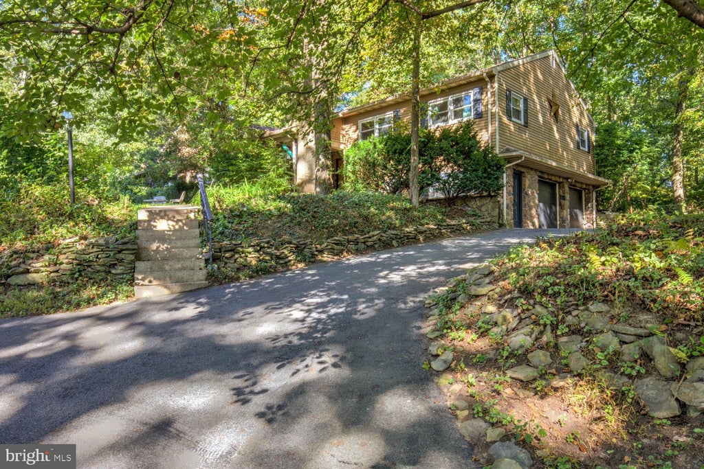 Photo of 112 Angela Drive, NEW HOLLAND, PA 17557 (MLS # PALA2096850)
