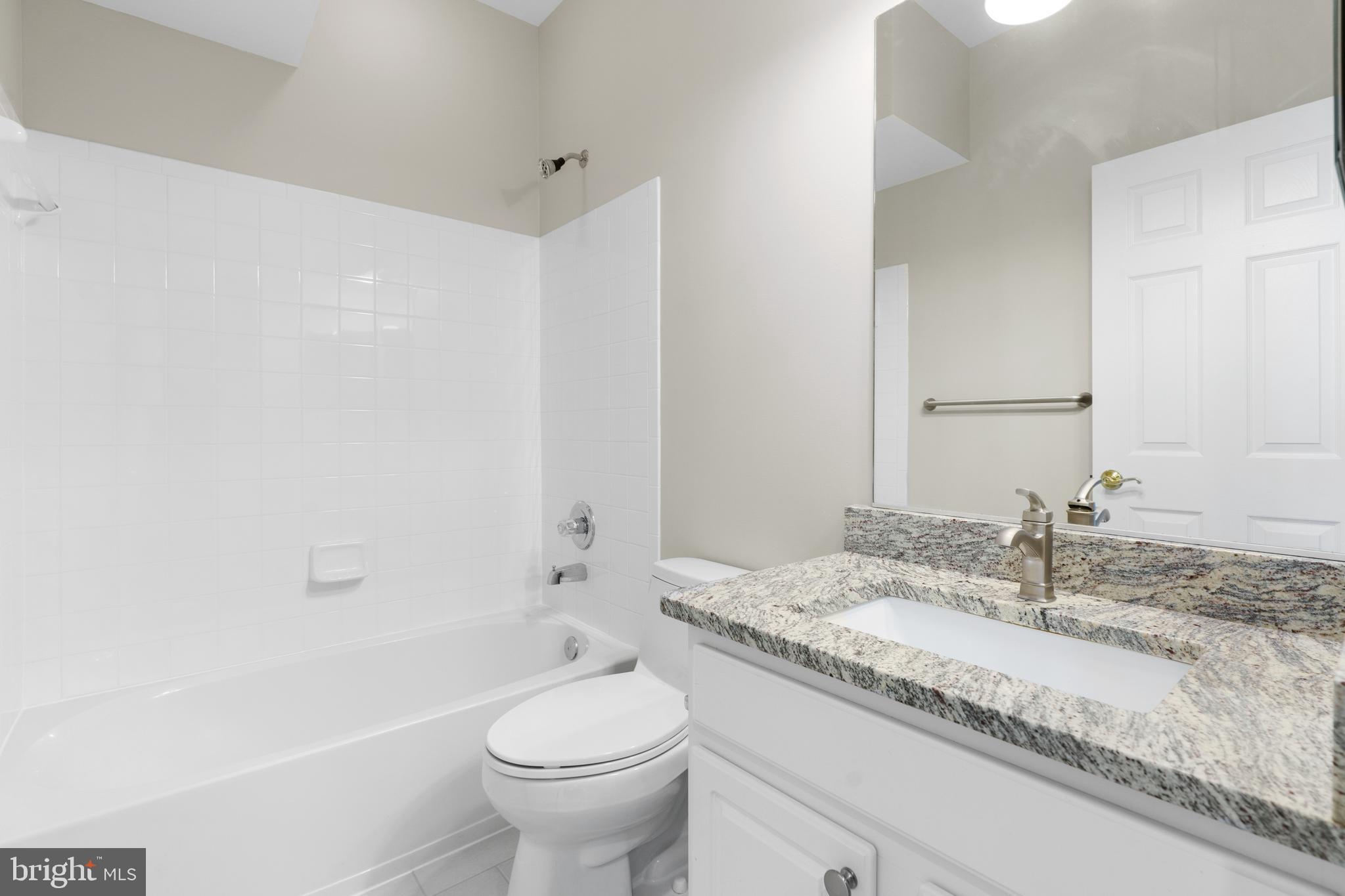 NORTHLAKE - Residential Lease