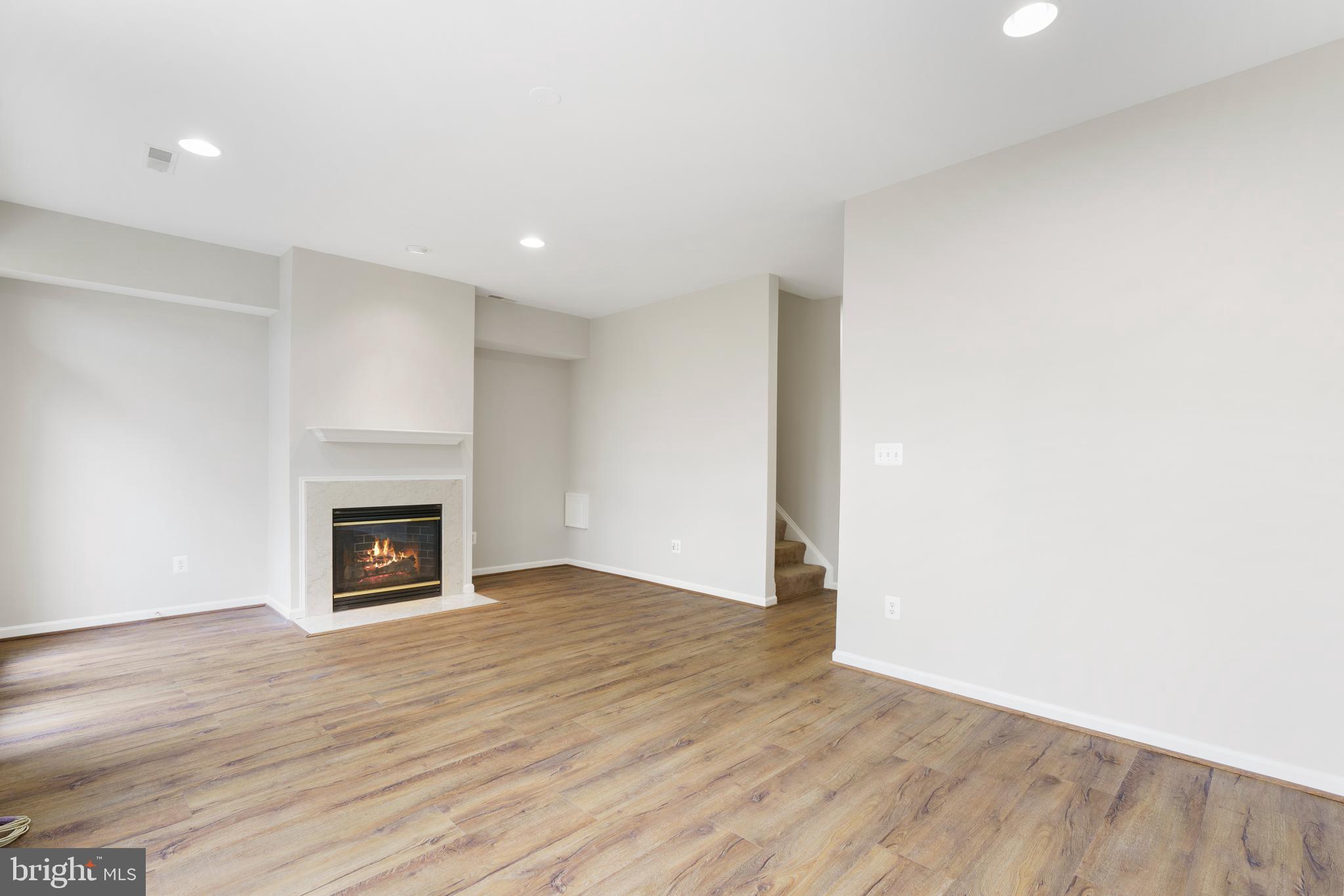 NORTHLAKE - Residential Lease