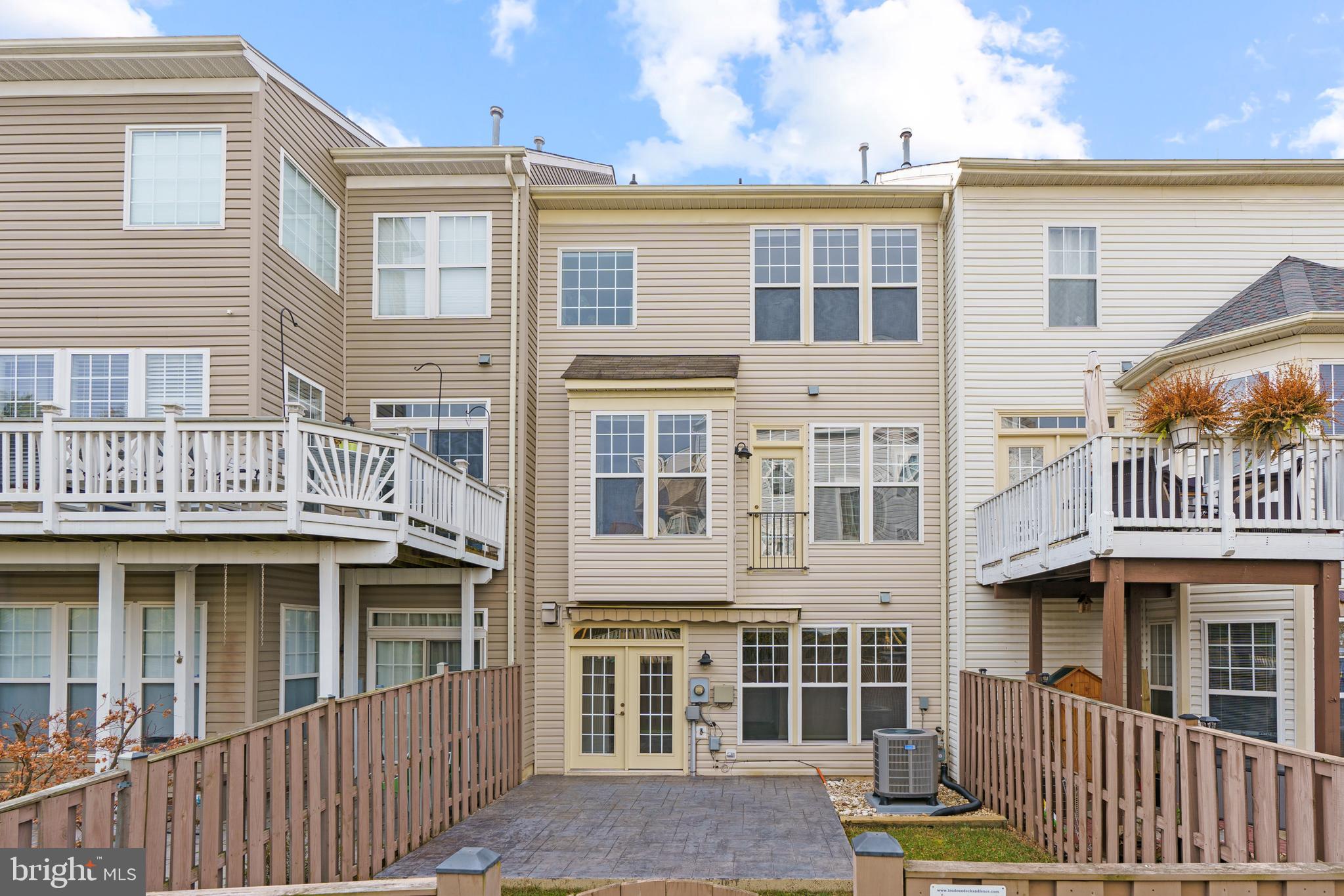 NORTHLAKE - Residential Lease