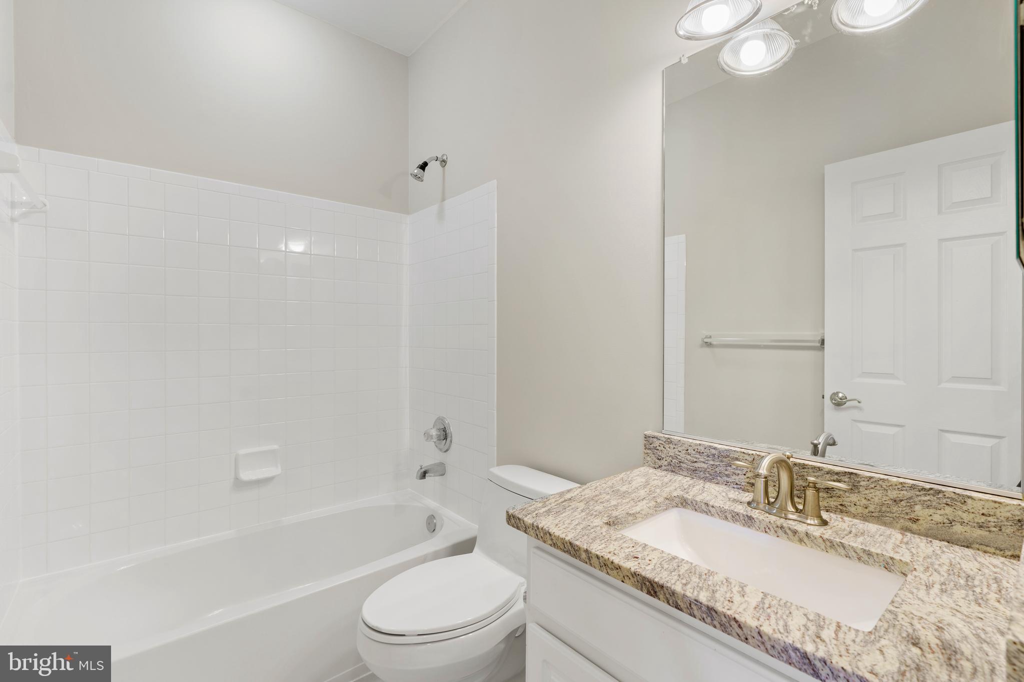 NORTHLAKE - Residential Lease