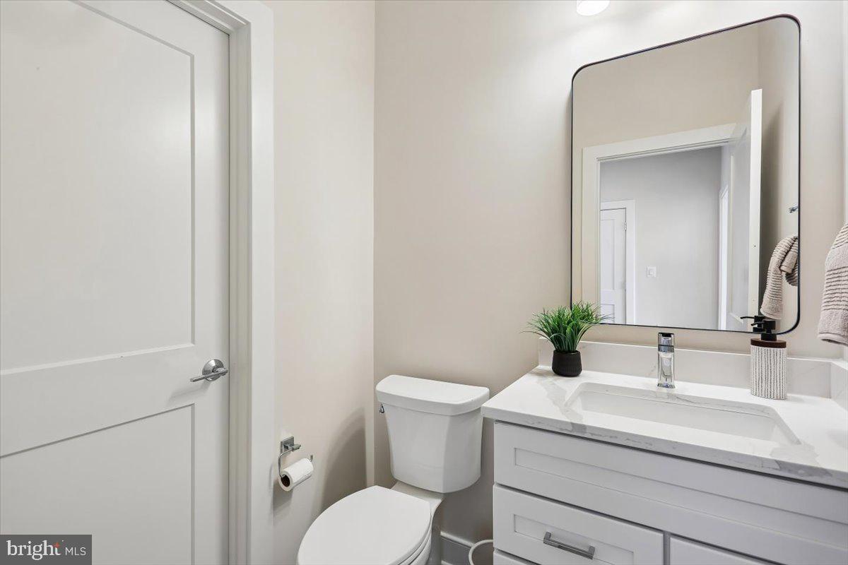 POOLESVILLE - Residential