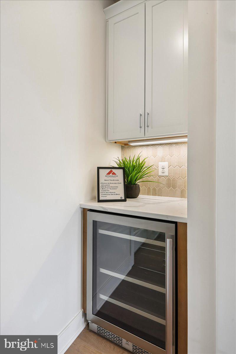 POOLESVILLE - Residential