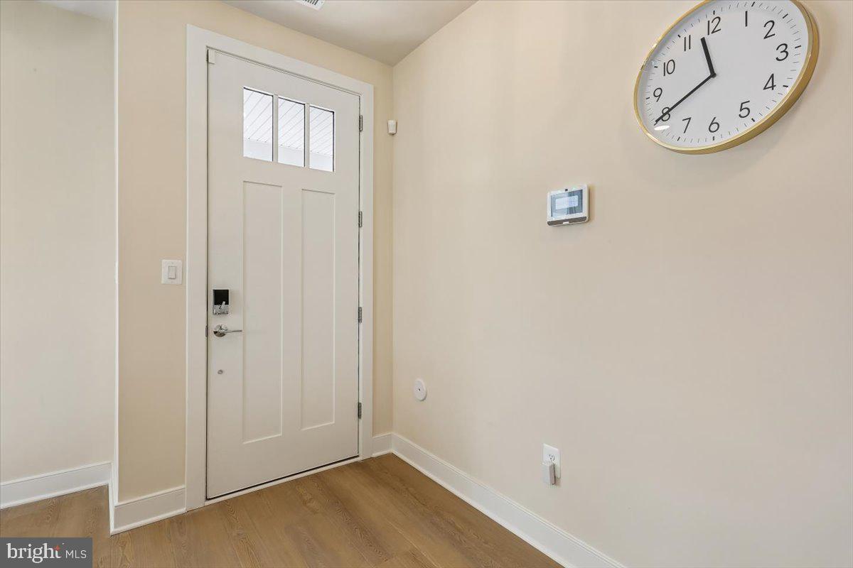 POOLESVILLE - Residential