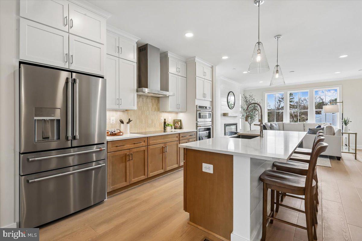 POOLESVILLE - Residential