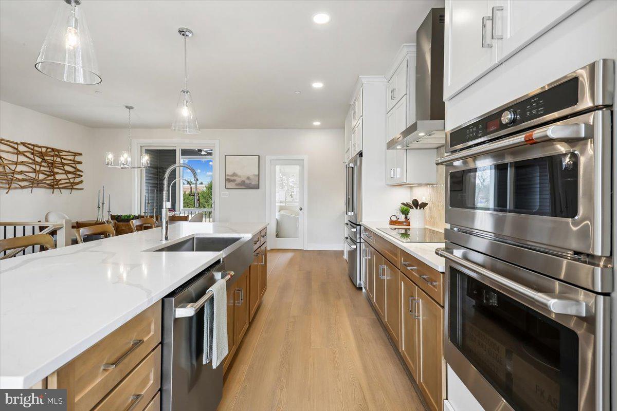 POOLESVILLE - Residential