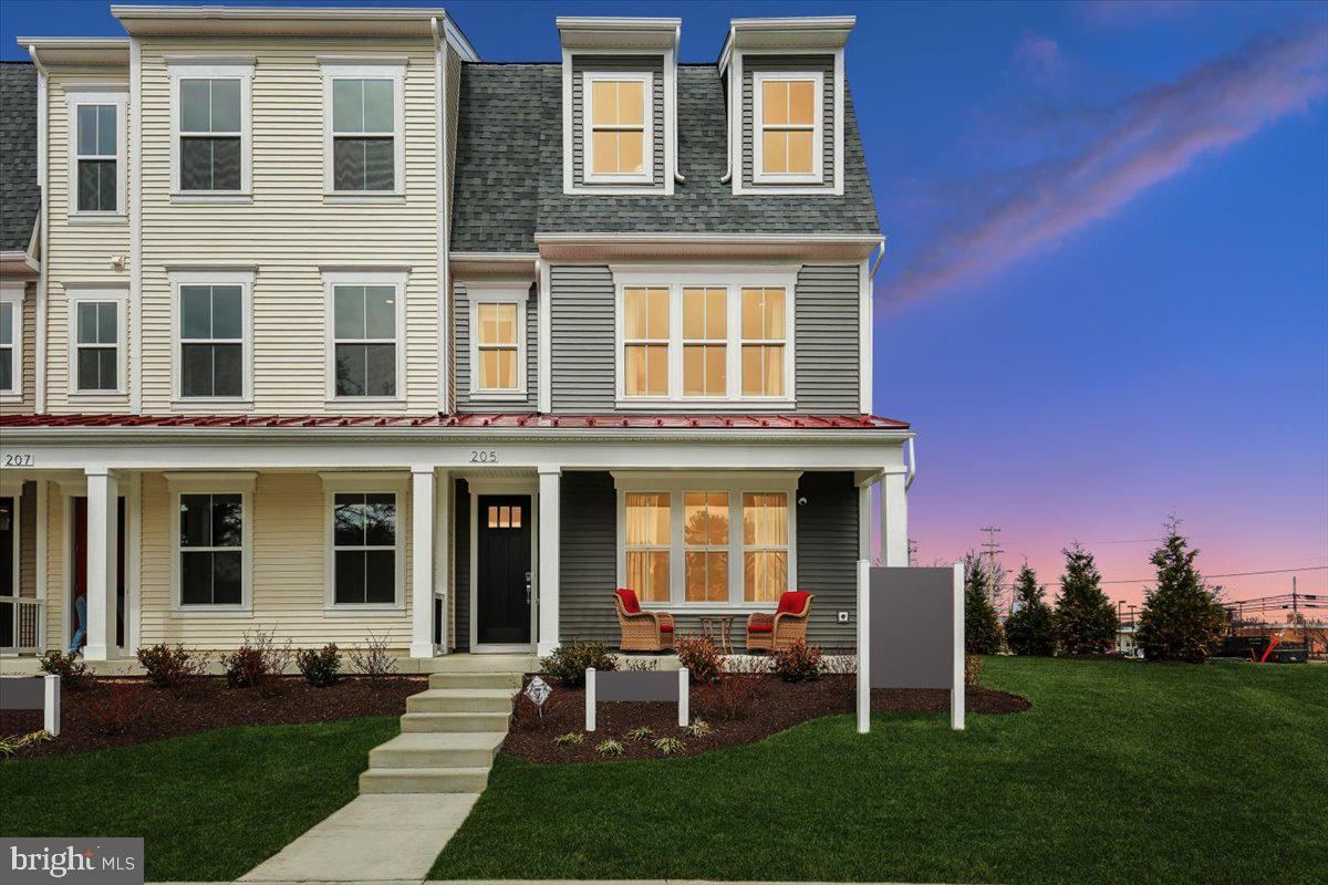 POOLESVILLE - Residential