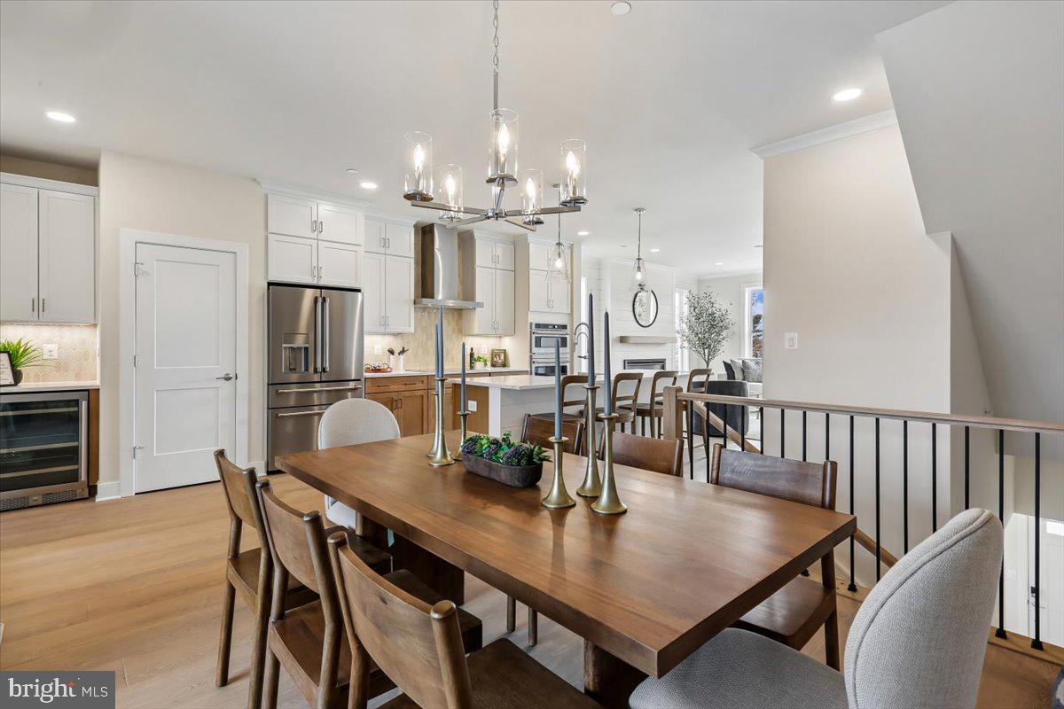 POOLESVILLE - Residential