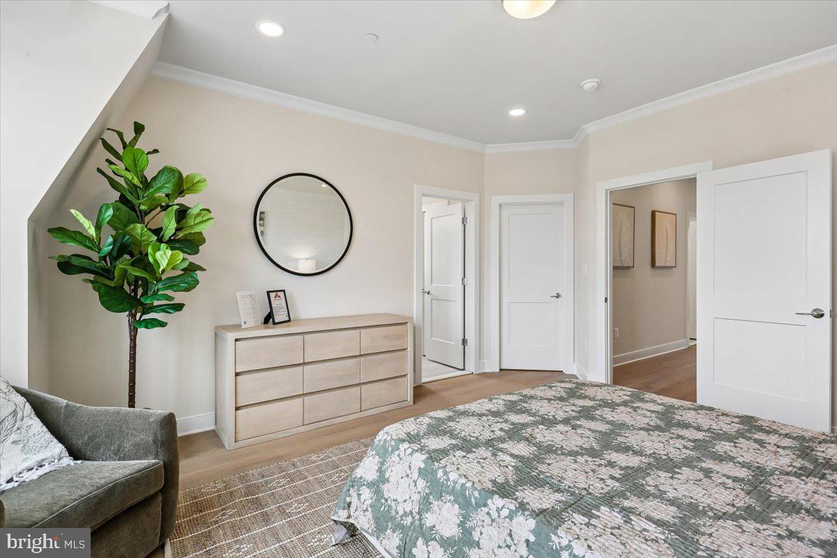 POOLESVILLE - Residential