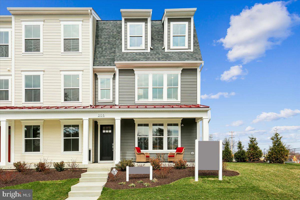 POOLESVILLE - Residential