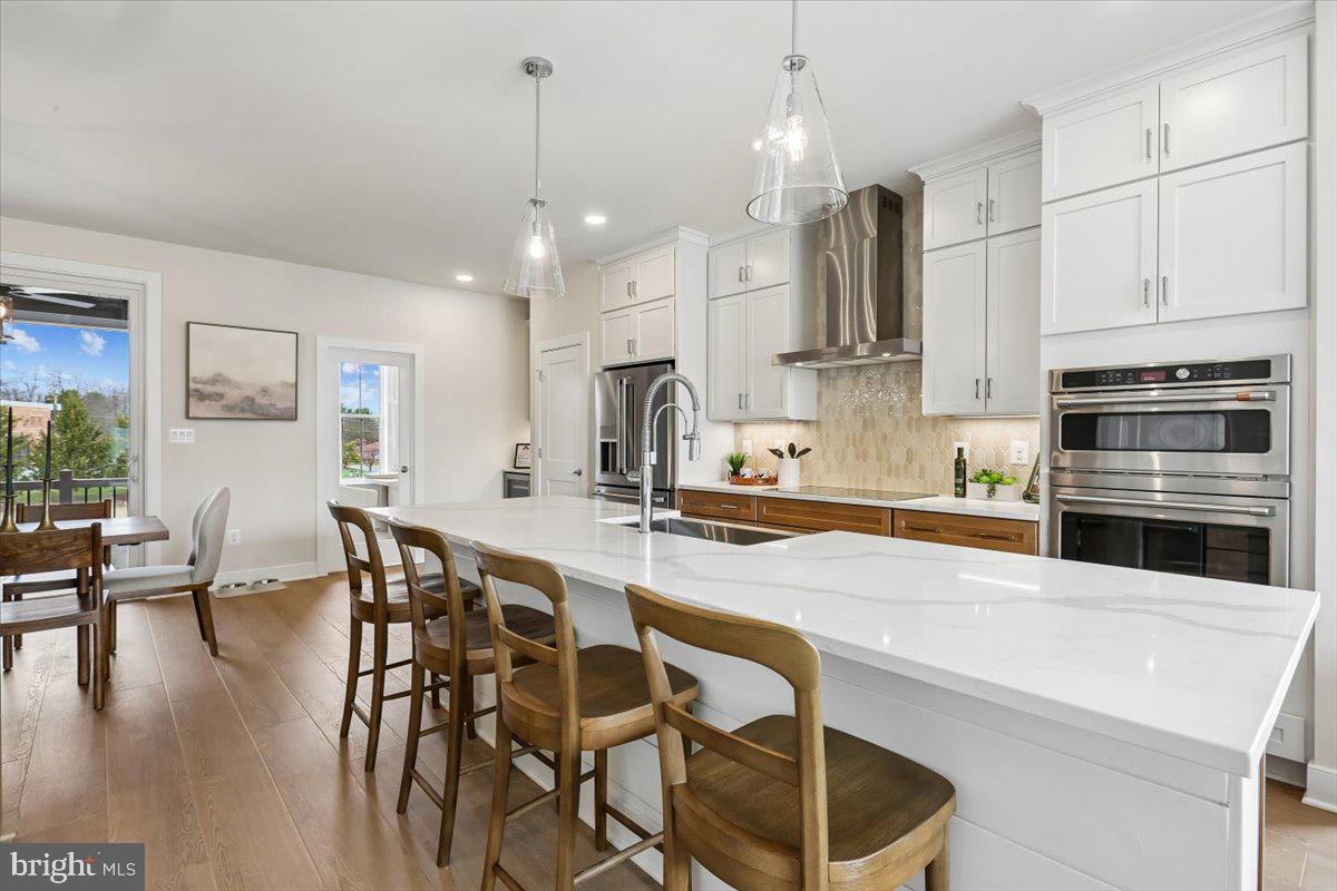 POOLESVILLE - Residential