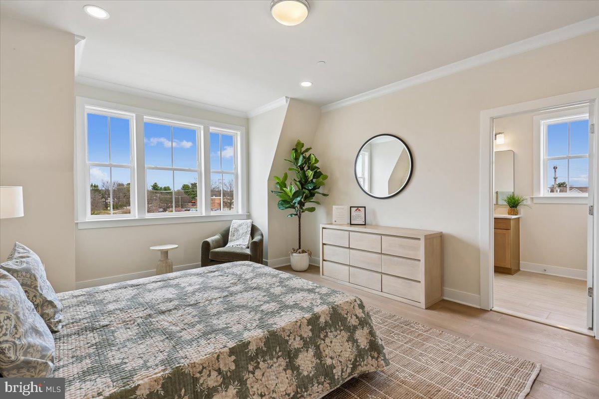 POOLESVILLE - Residential