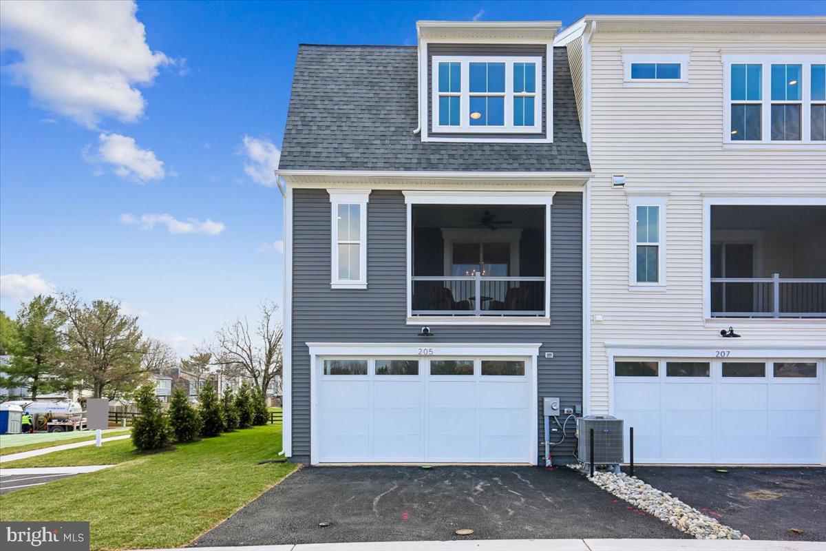 POOLESVILLE - Residential