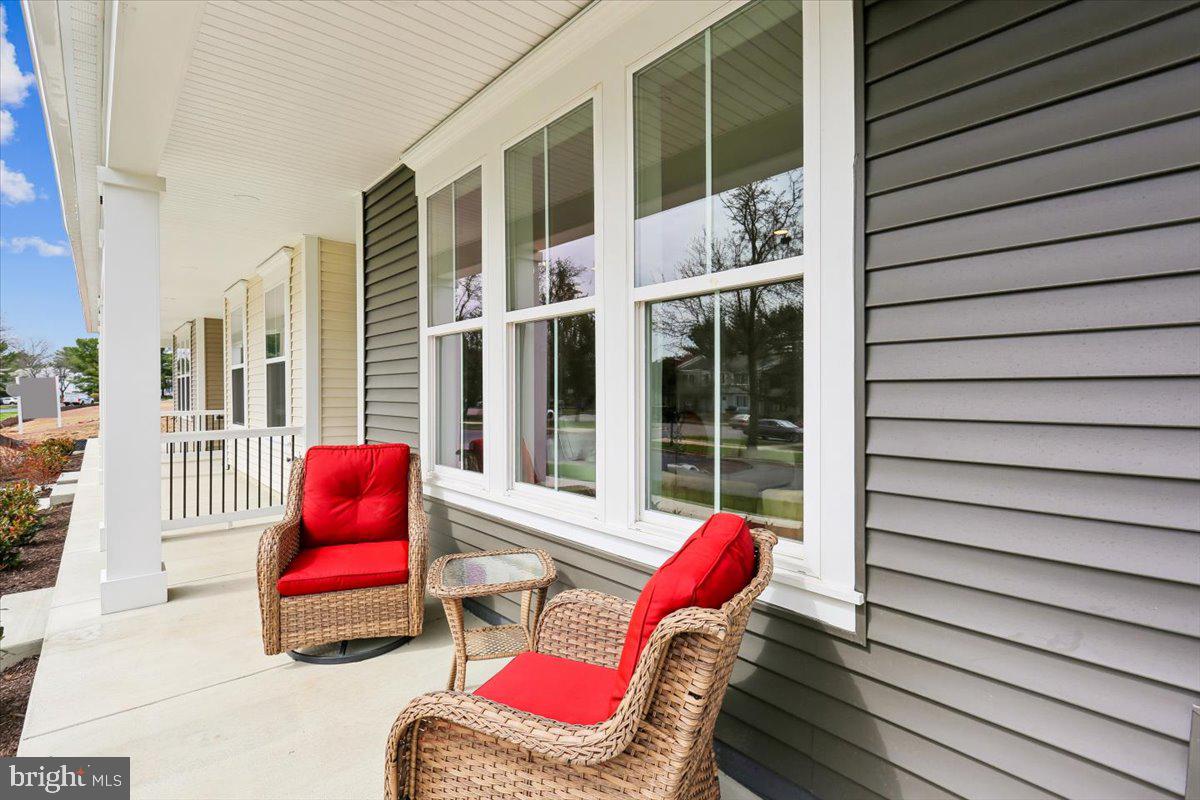 POOLESVILLE - Residential