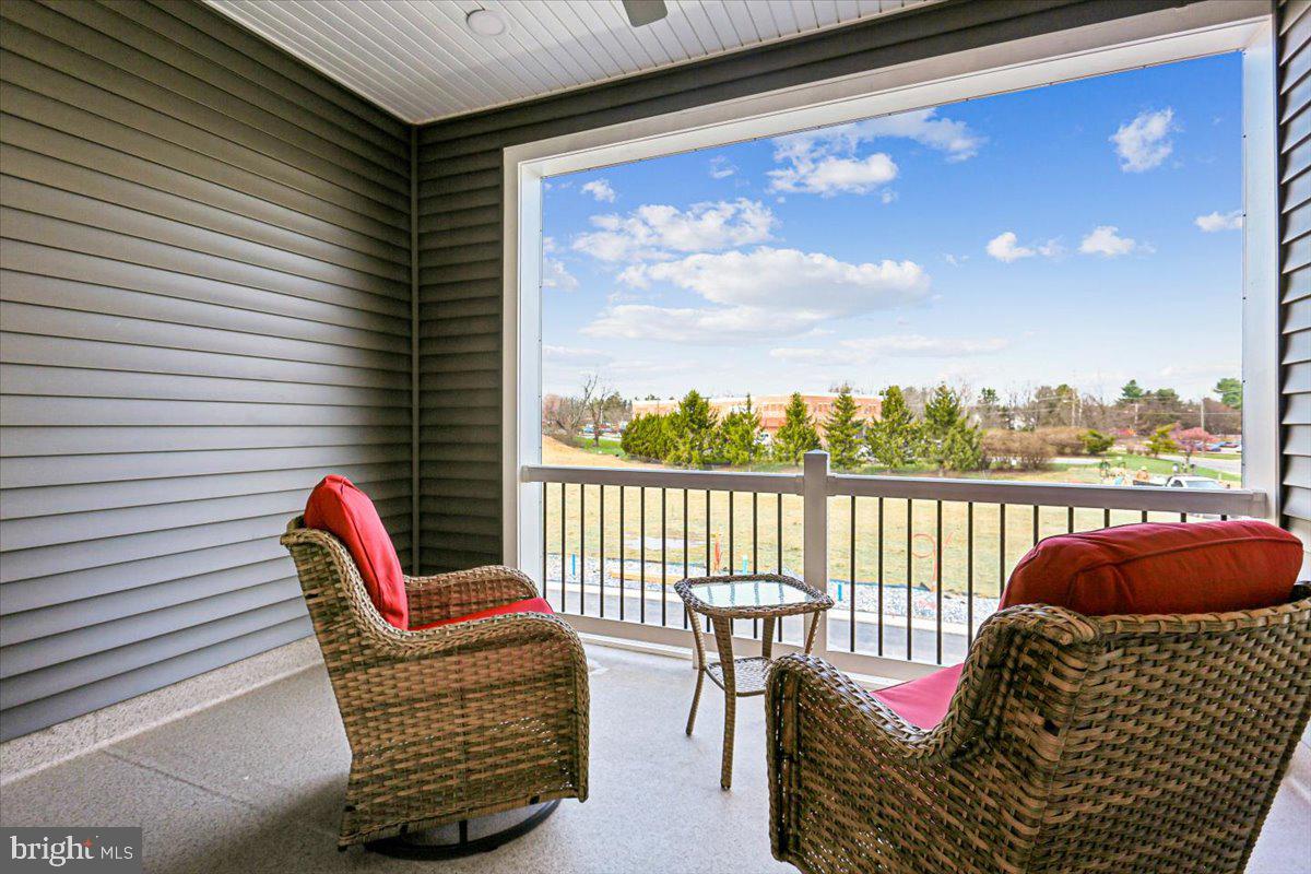 POOLESVILLE - Residential