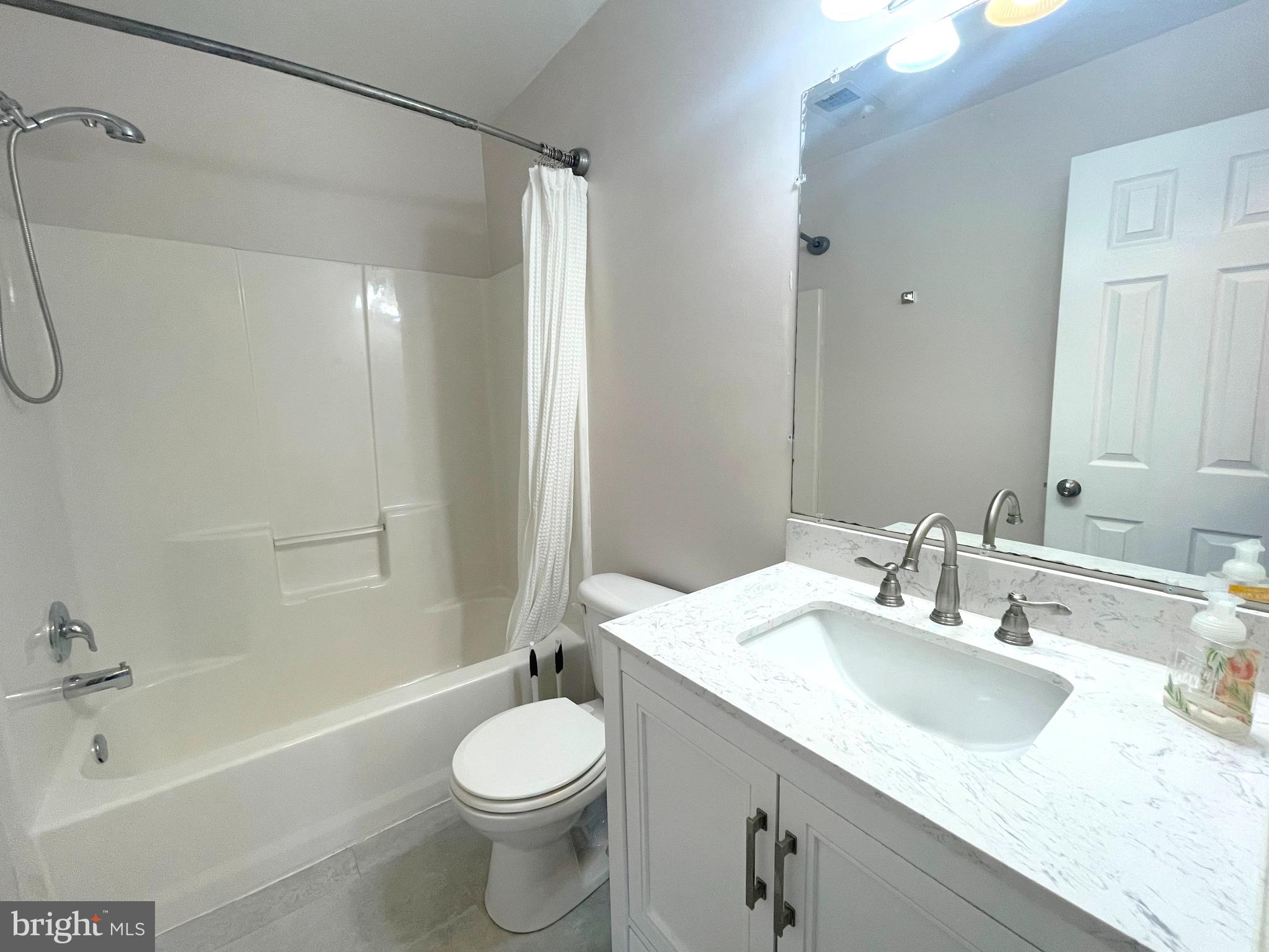 YARDLEY HILLS - Residential Lease