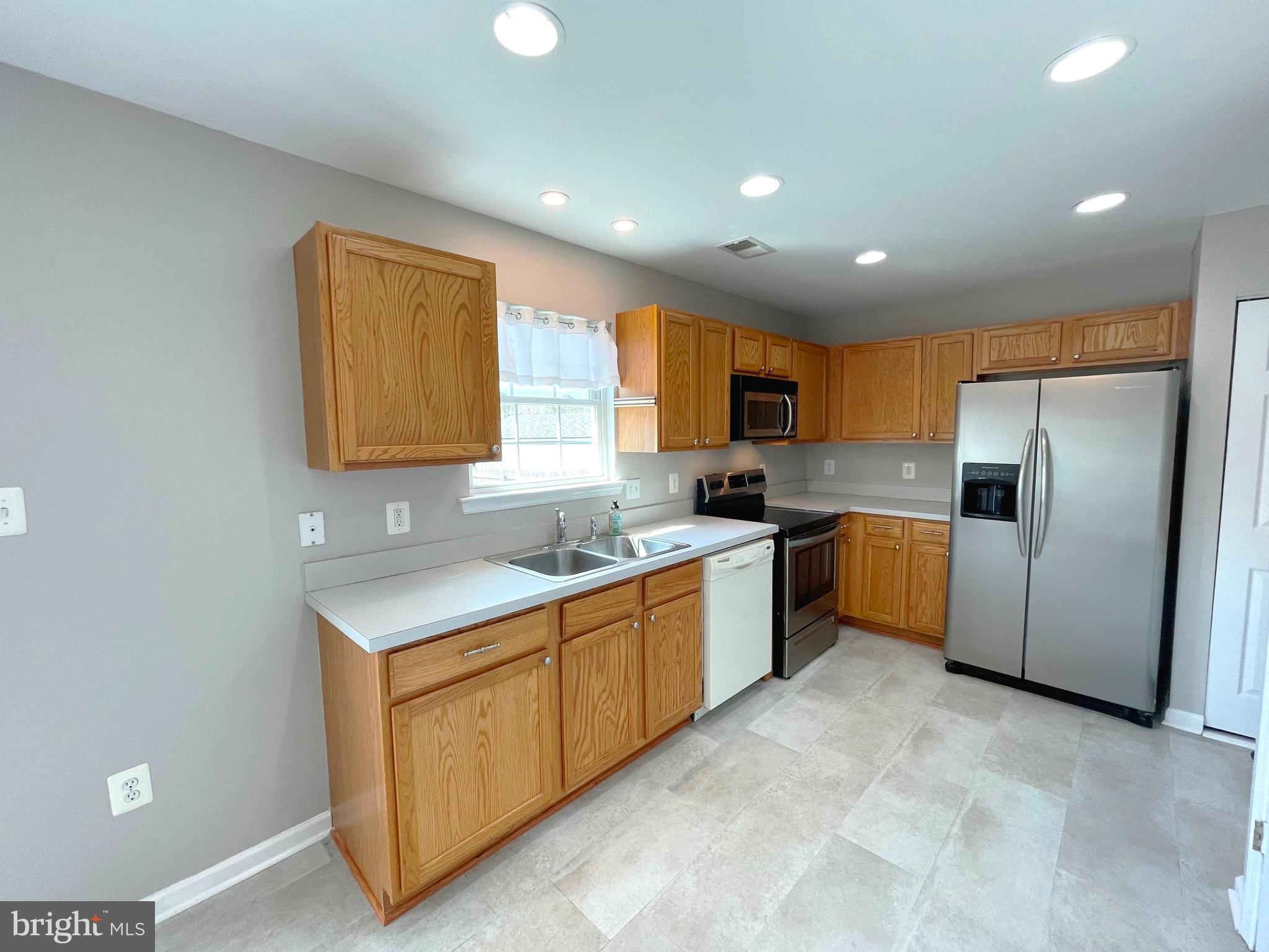 YARDLEY HILLS - Residential Lease