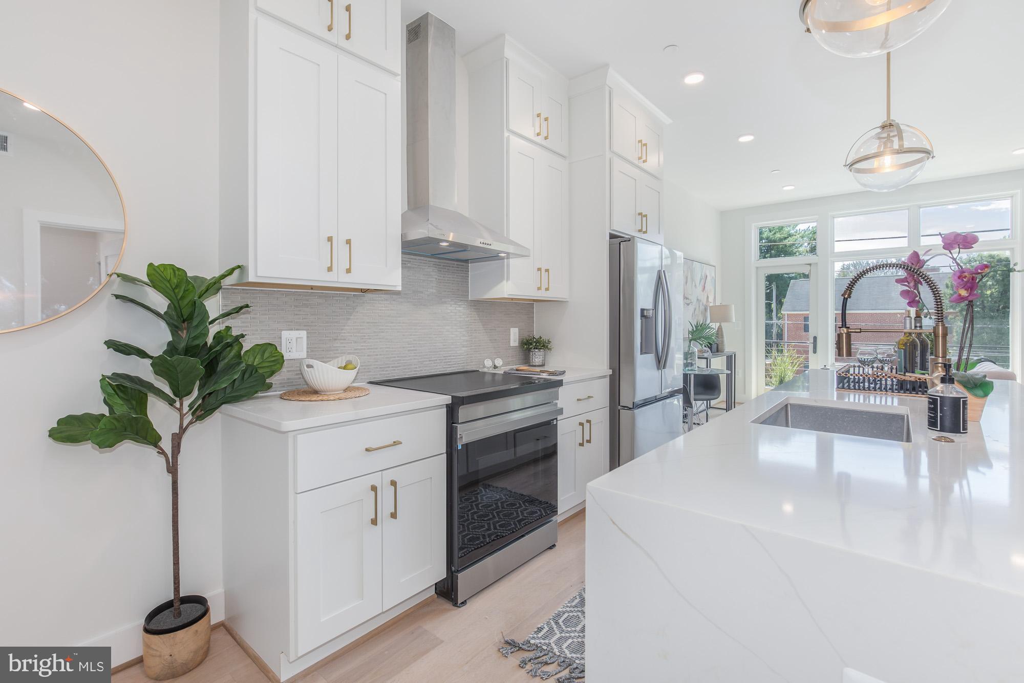 4347 HARRISON STREET NW 5