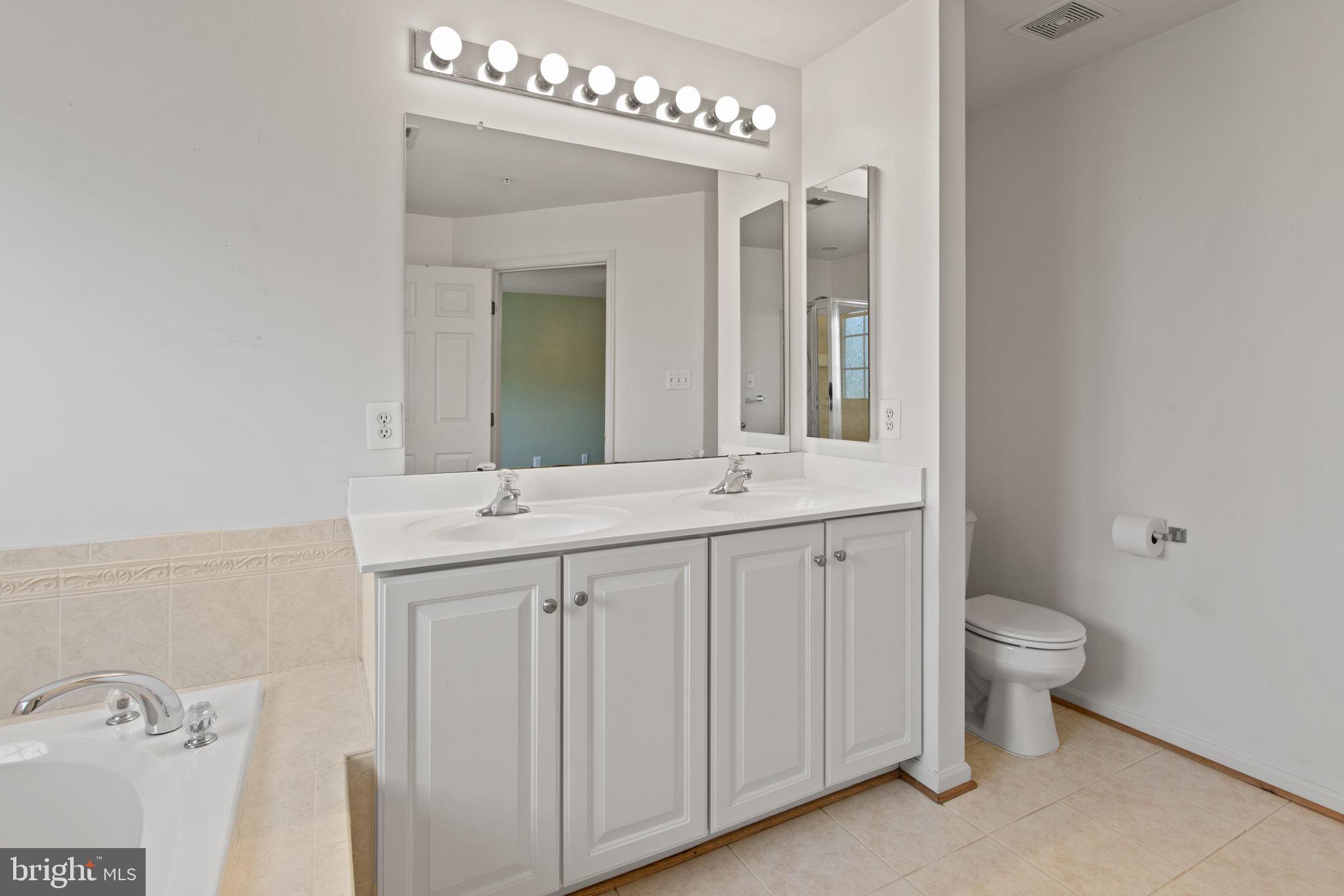 GALYN MANOR - Residential