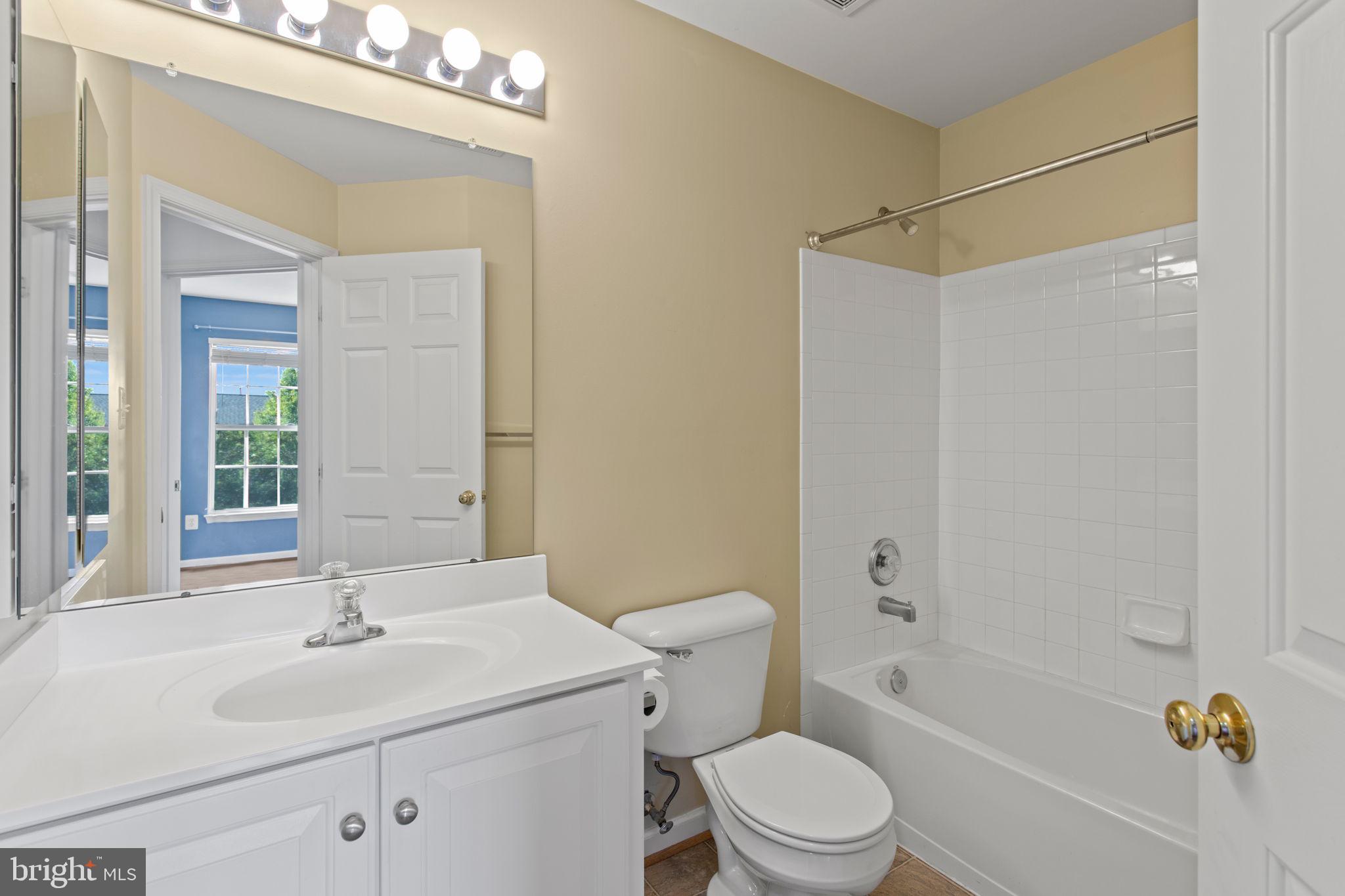 GALYN MANOR - Residential