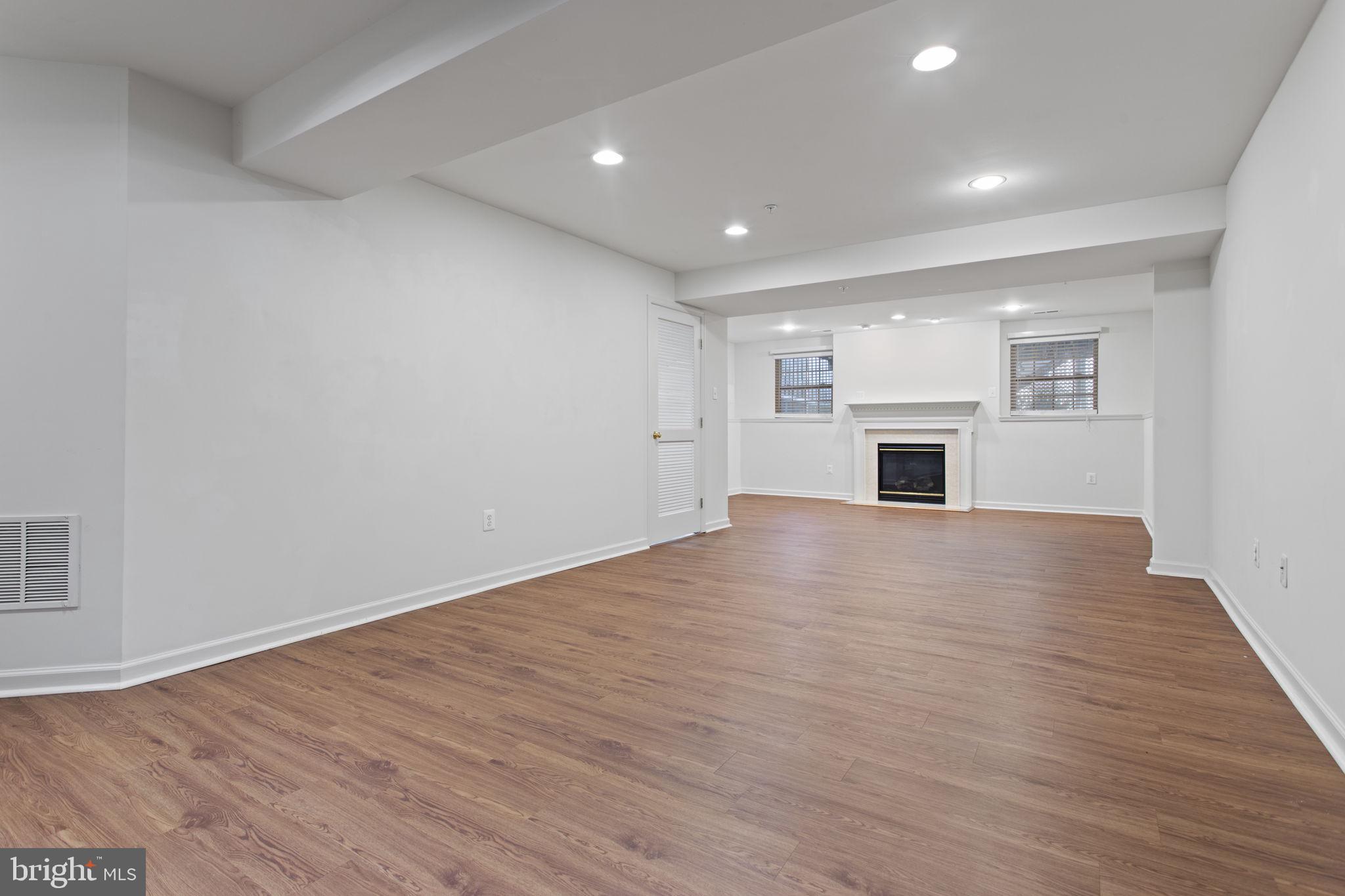 GALYN MANOR - Residential