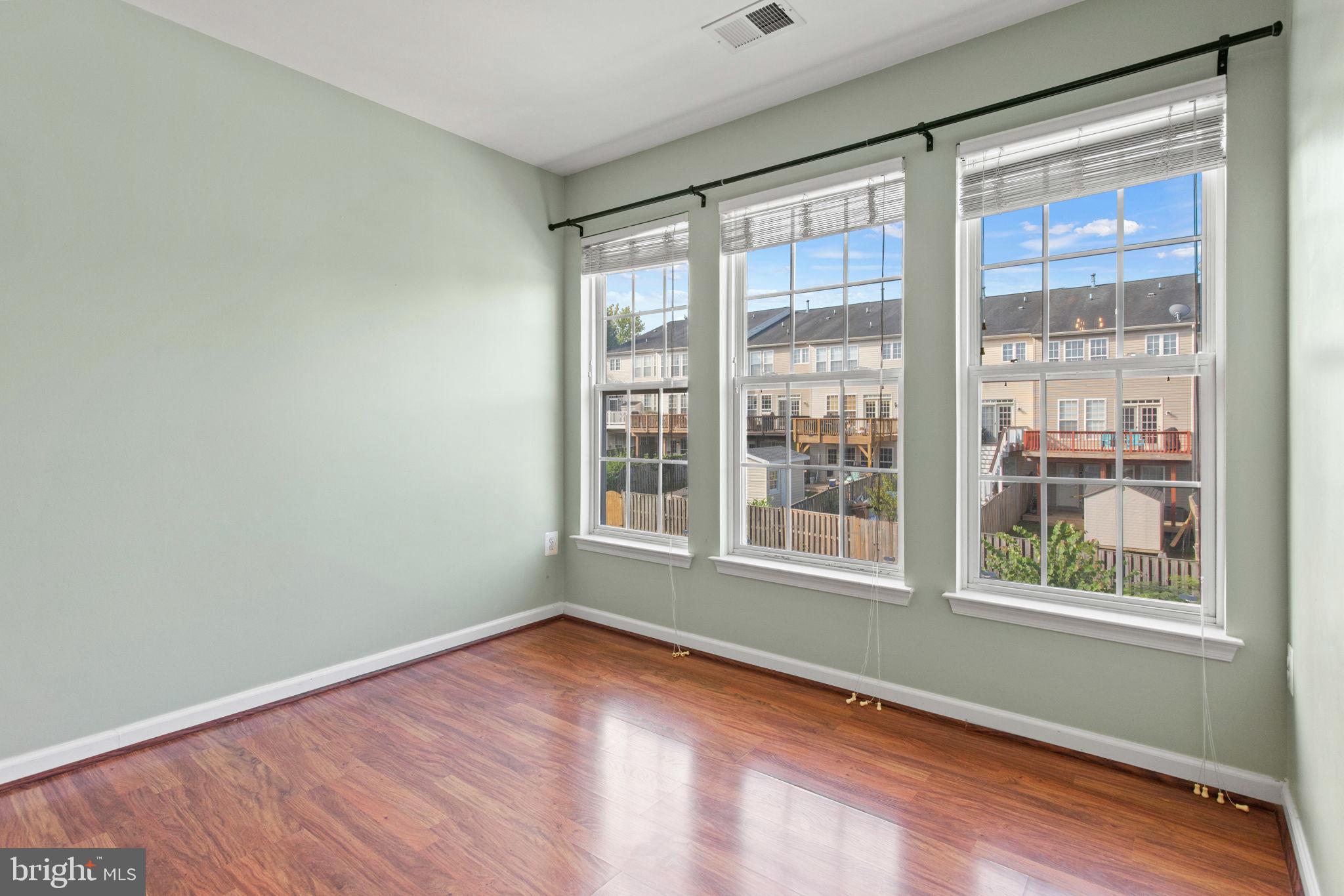 GALYN MANOR - Residential