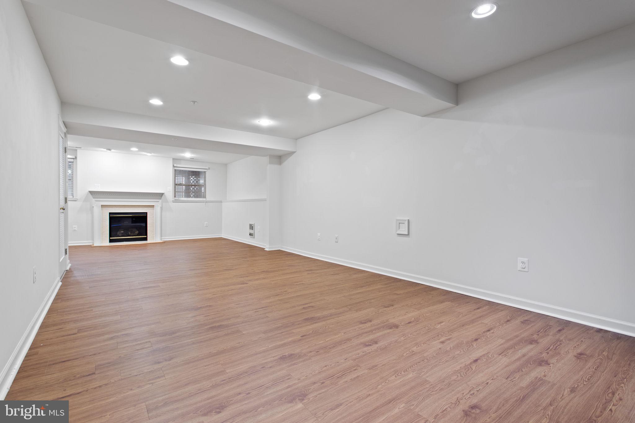 GALYN MANOR - Residential