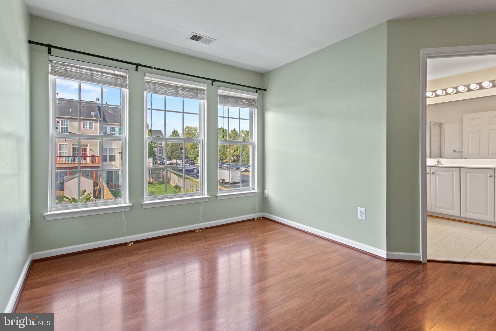 GALYN MANOR - Residential