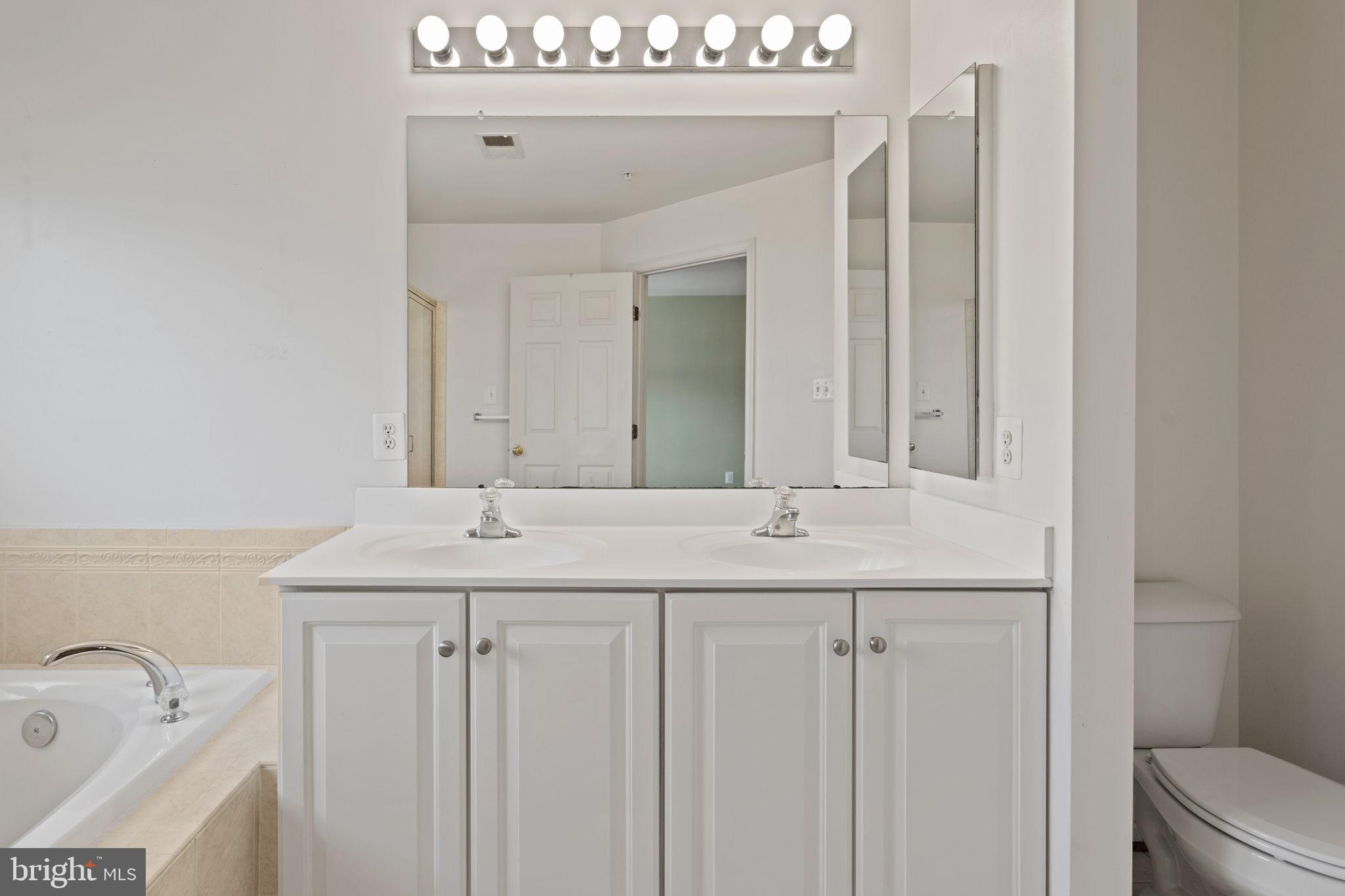 GALYN MANOR - Residential