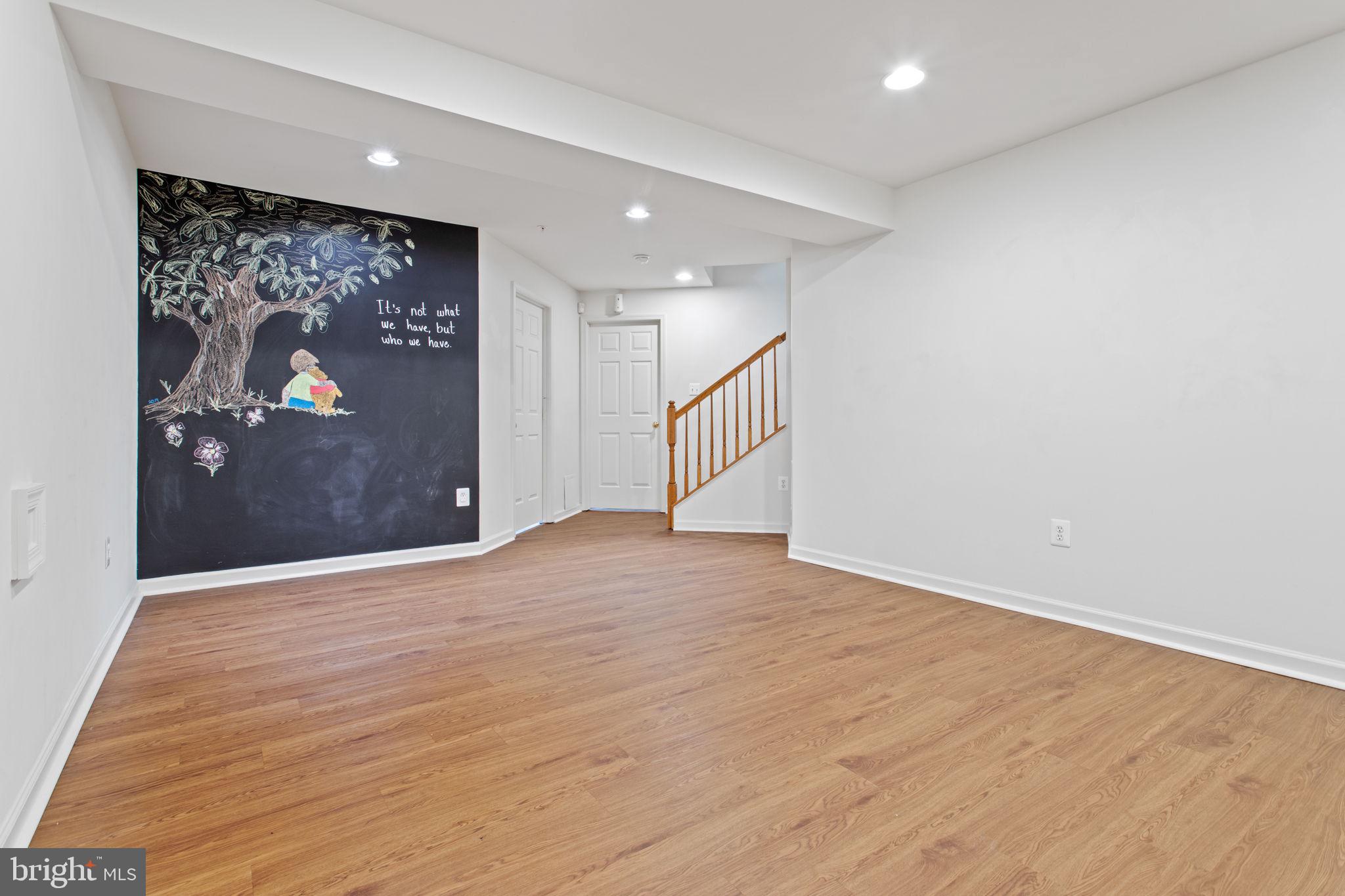 GALYN MANOR - Residential