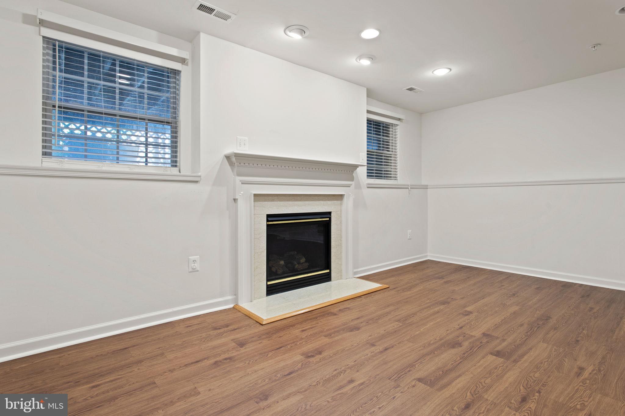 GALYN MANOR - Residential