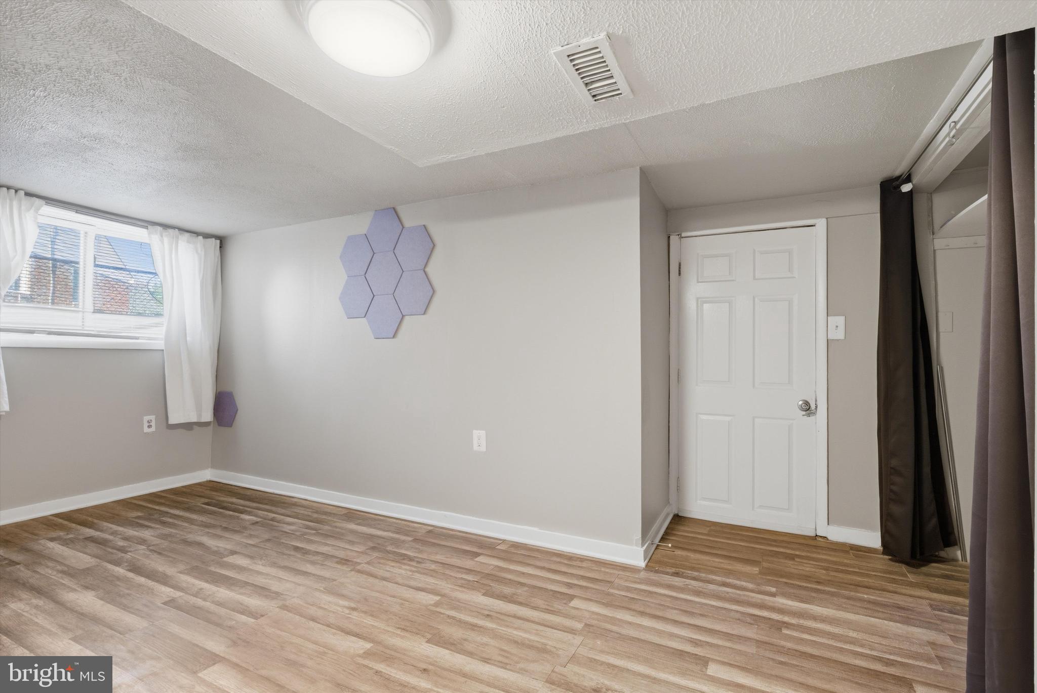 WHEATON WOODS - Residential