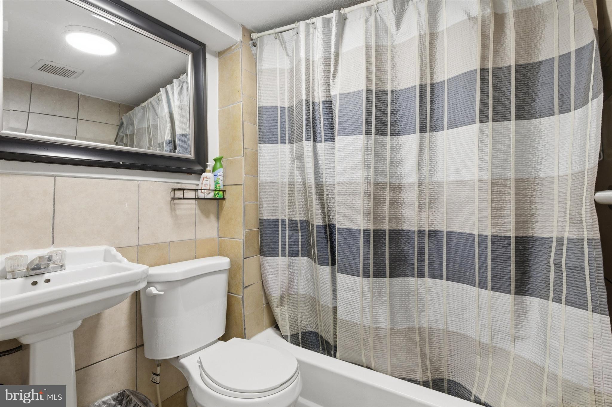 WHEATON WOODS - Residential