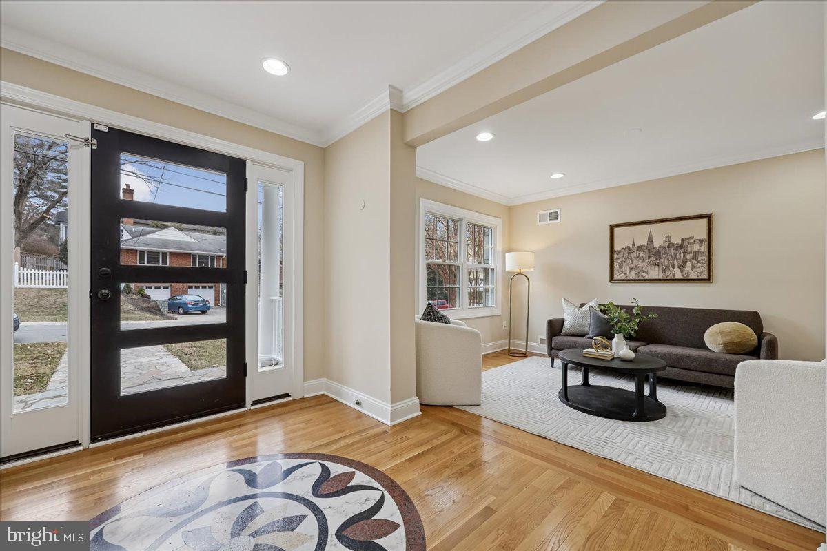 4902 DERUSSEY PARKWAY