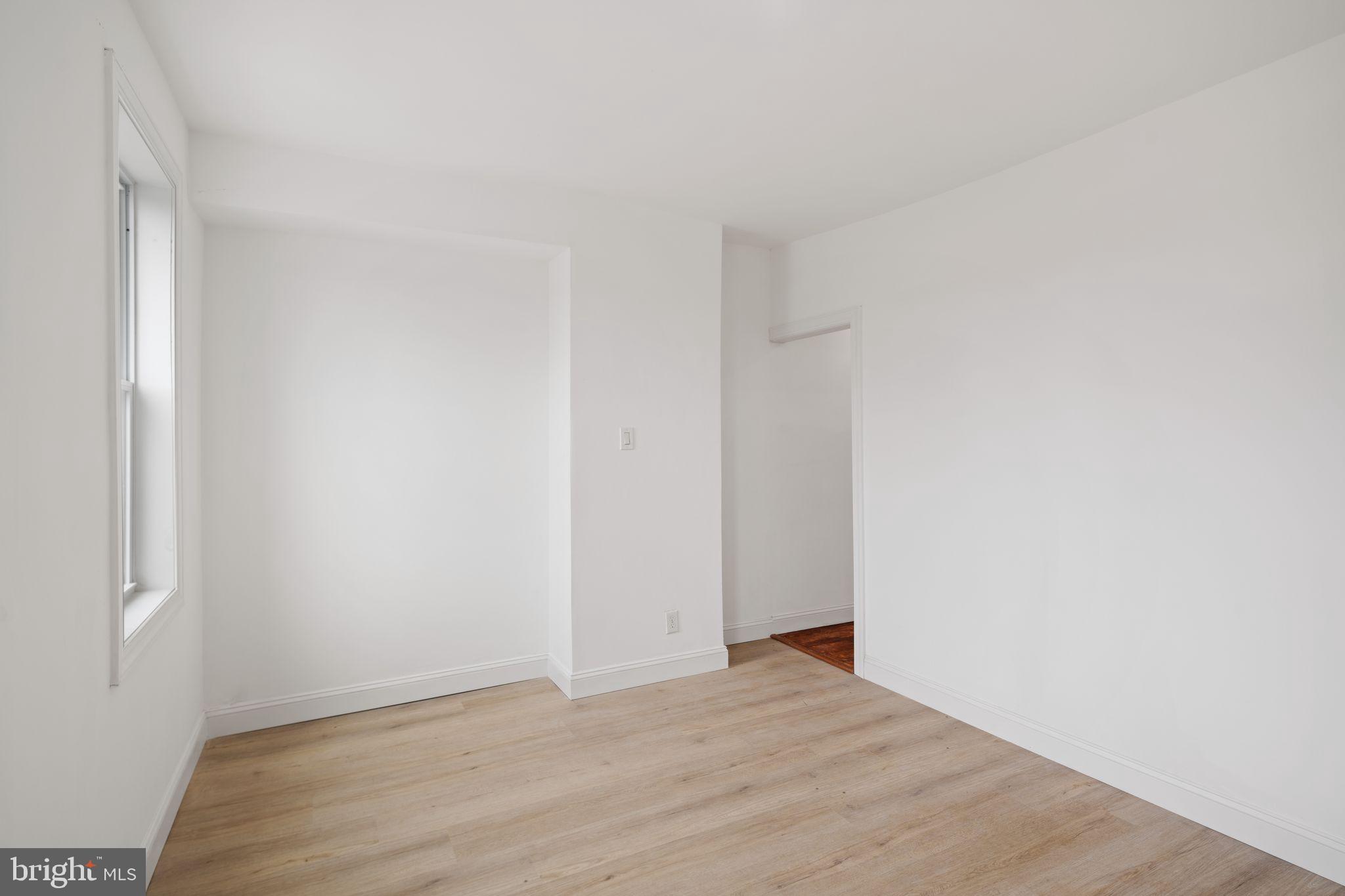 PORT RICHMOND - Residential Lease