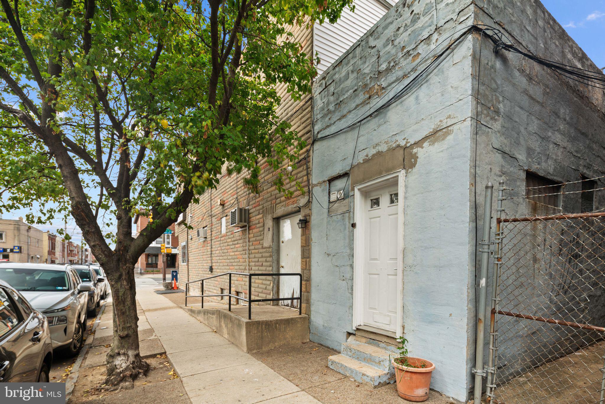 PORT RICHMOND - Residential Lease