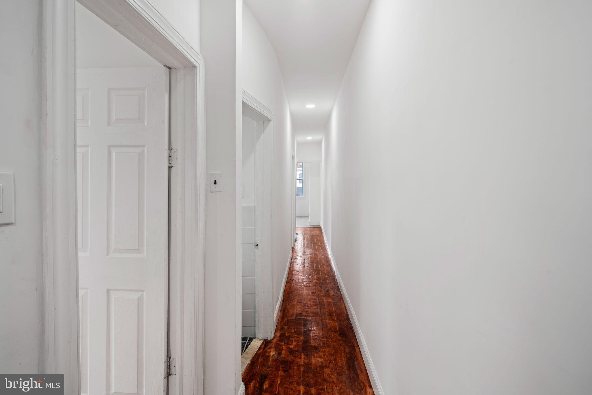 PORT RICHMOND - Residential Lease