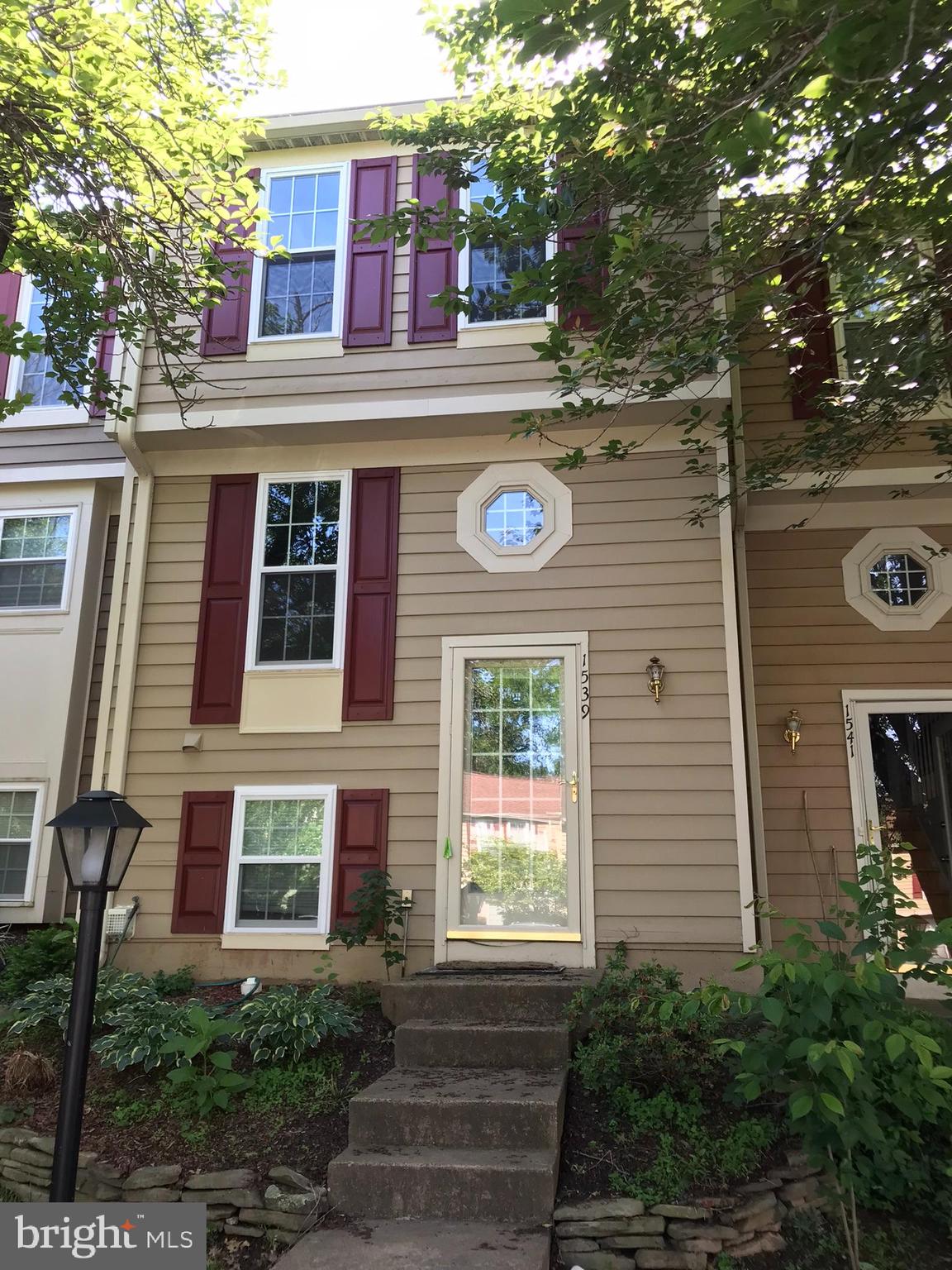 WOODCREST CLUSTER - Residential Lease