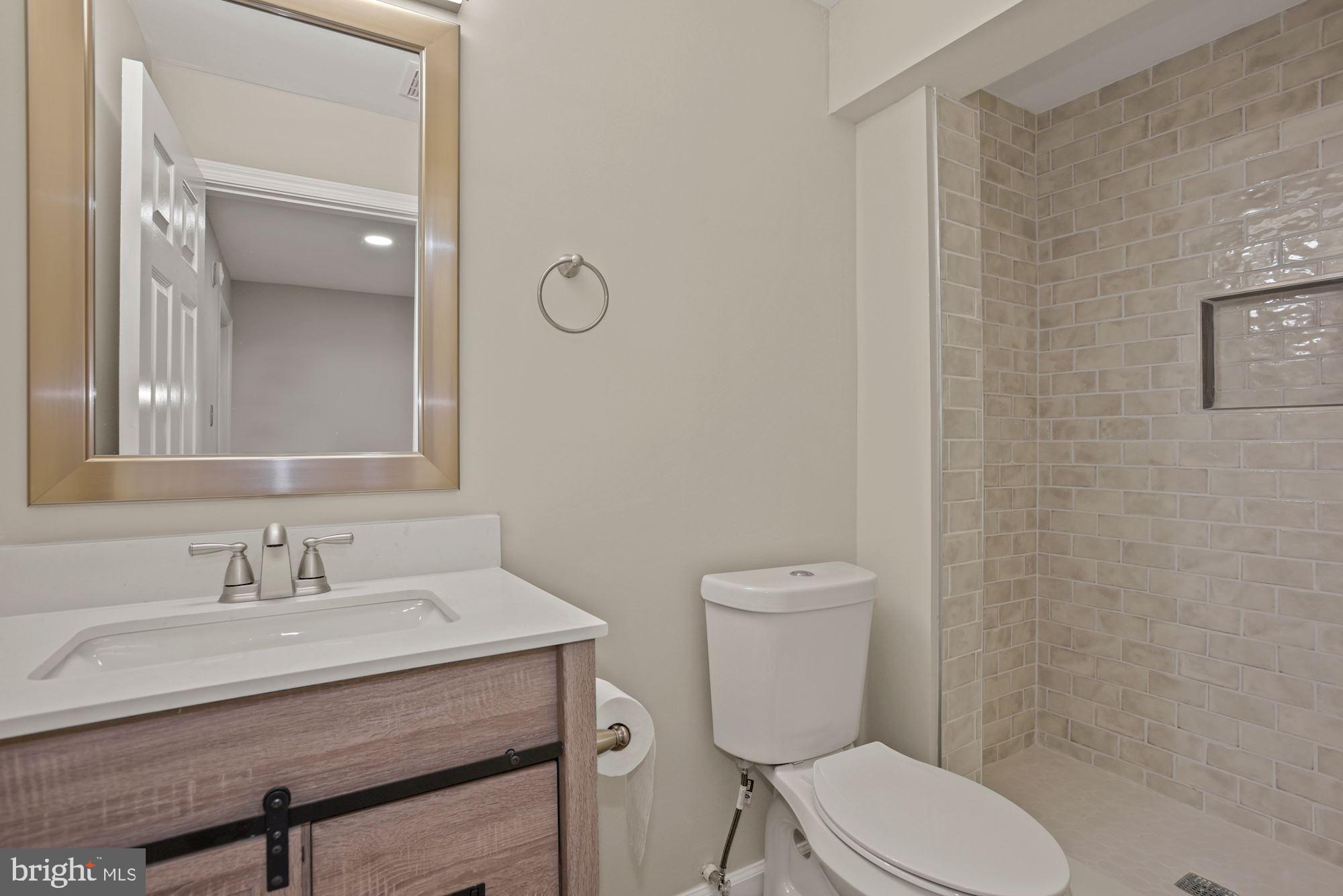 WOODCREST CLUSTER - Residential Lease