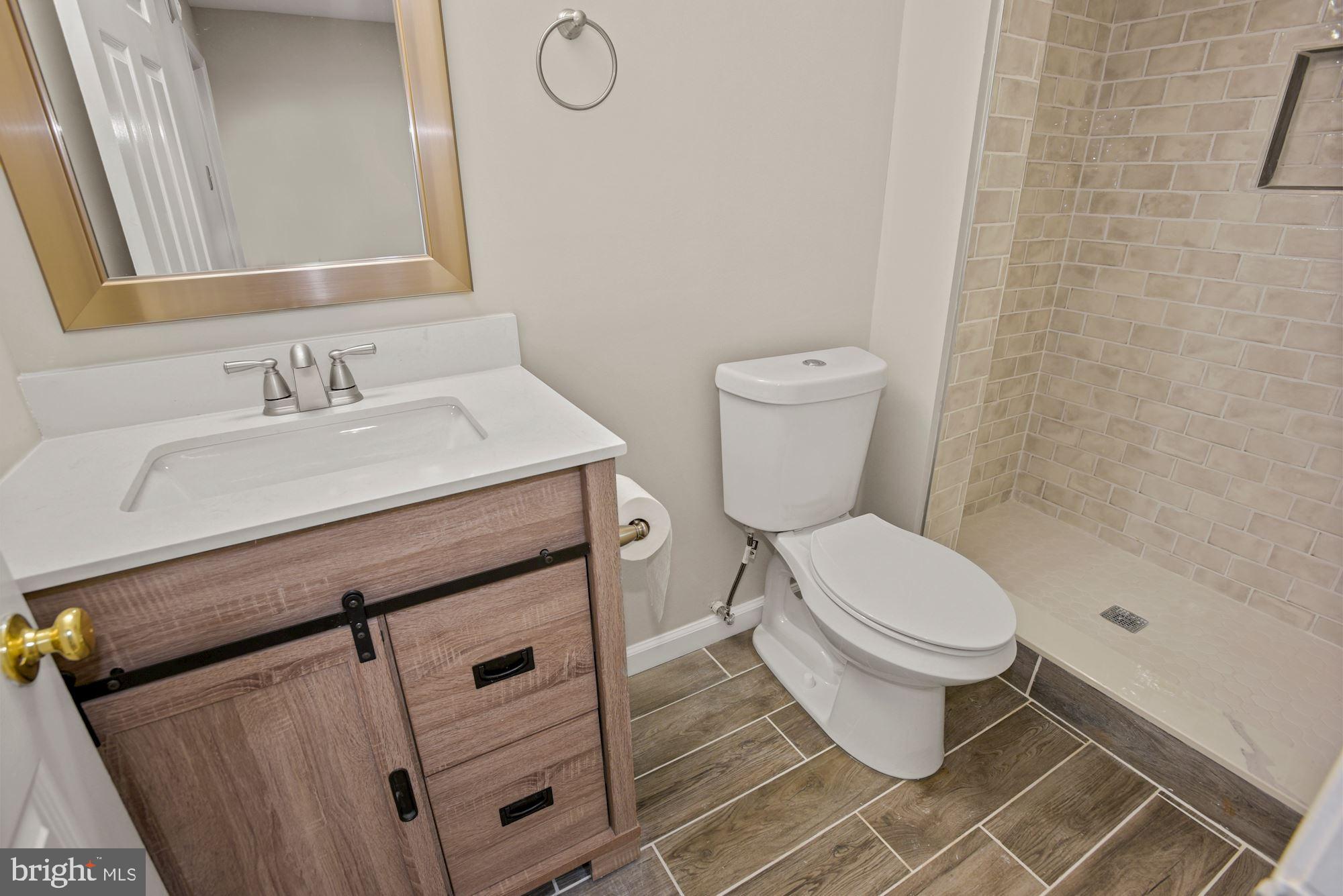 WOODCREST CLUSTER - Residential Lease