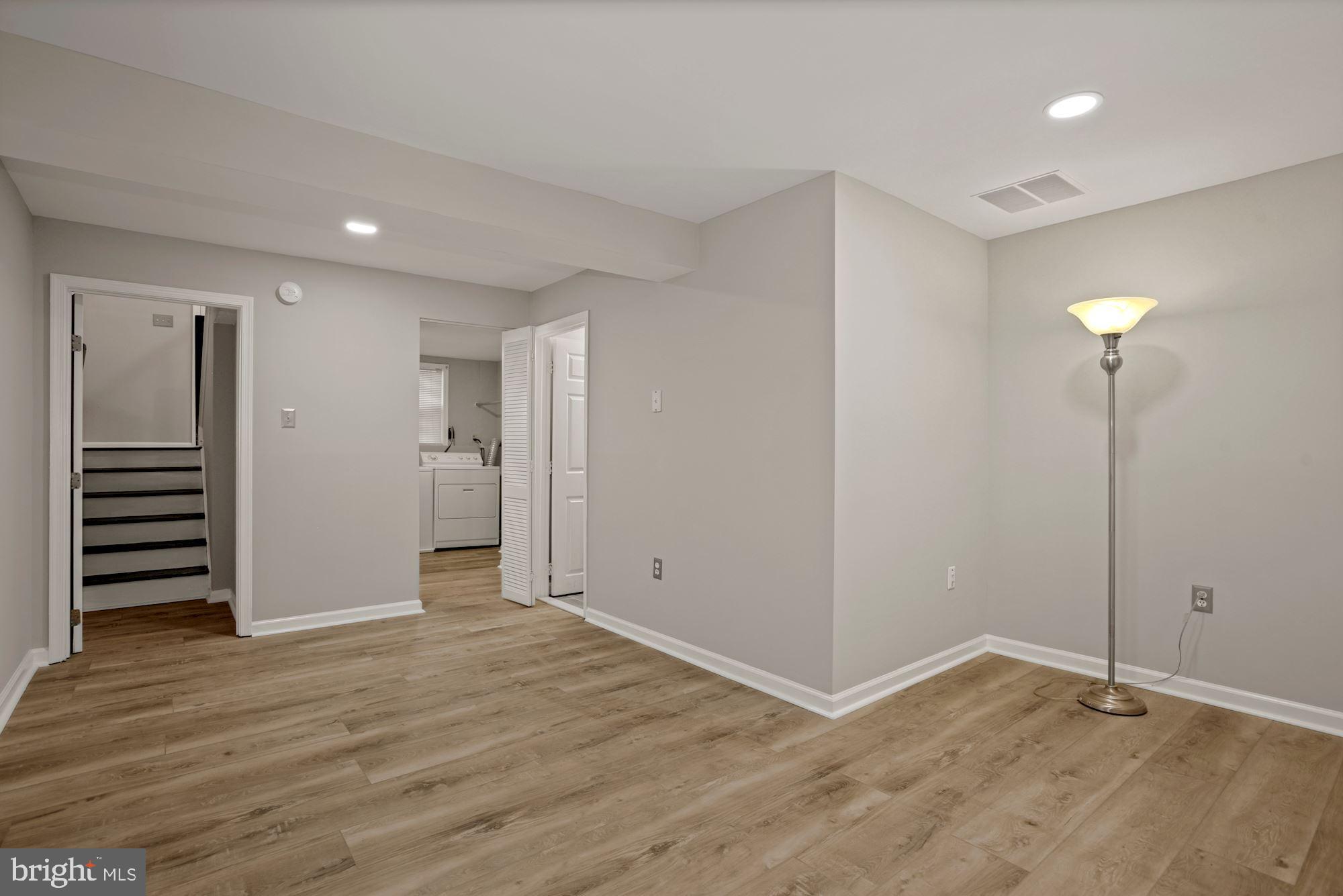 WOODCREST CLUSTER - Residential Lease