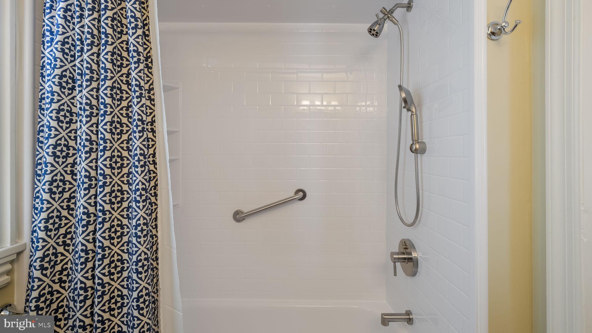 ALLISON COURT - Residential