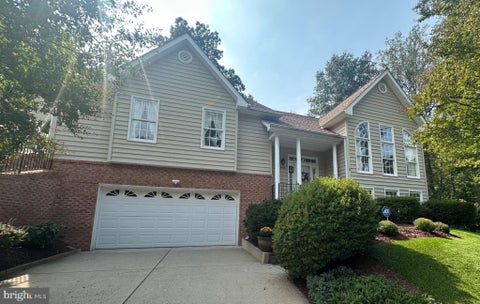 Photo of 15918 Edgewood Drive, DUMFRIES, VA 22025 (MLS # VAPW2130546)