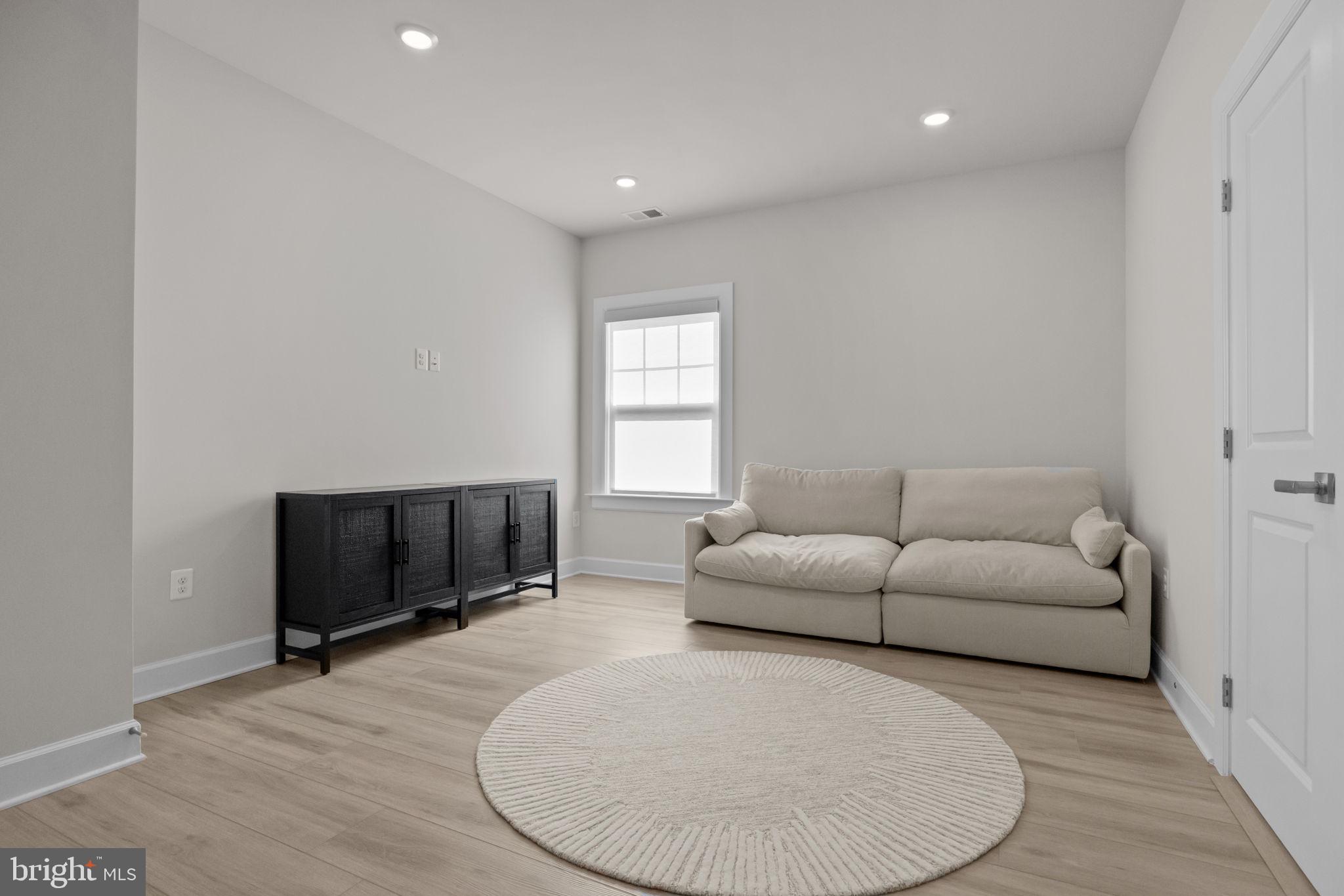 MAYFIELD - Residential