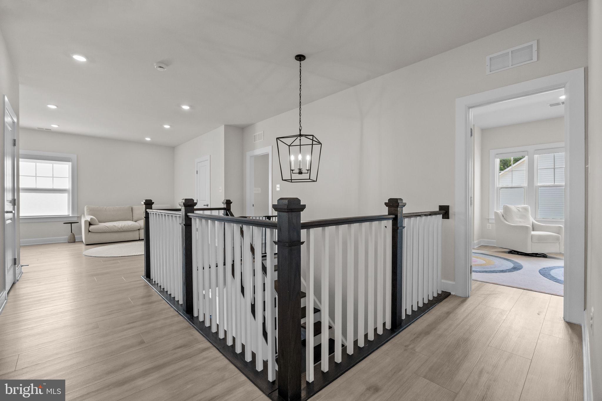 MAYFIELD - Residential