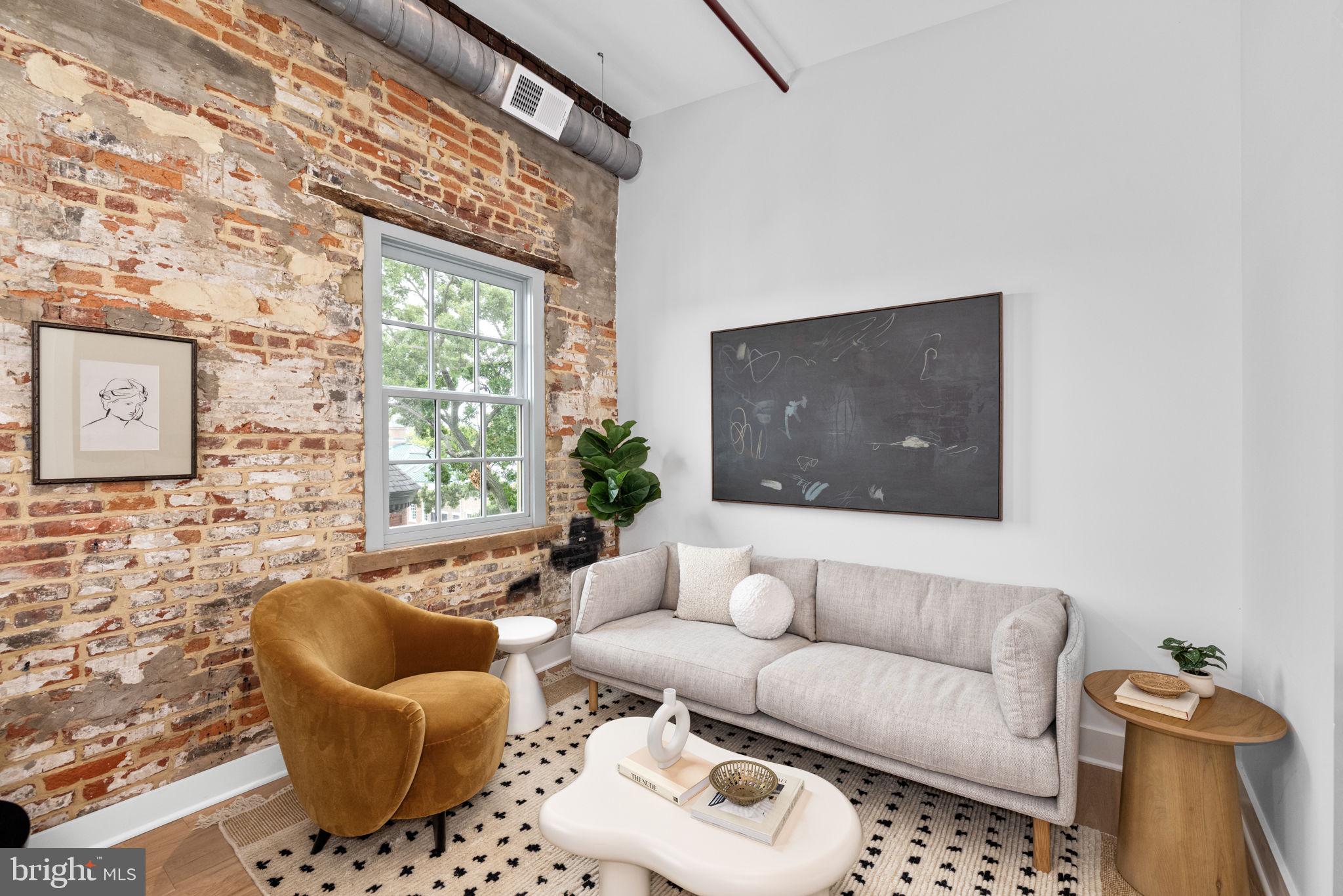 OLD TOWN ALEXANDRIA - Residential Lease