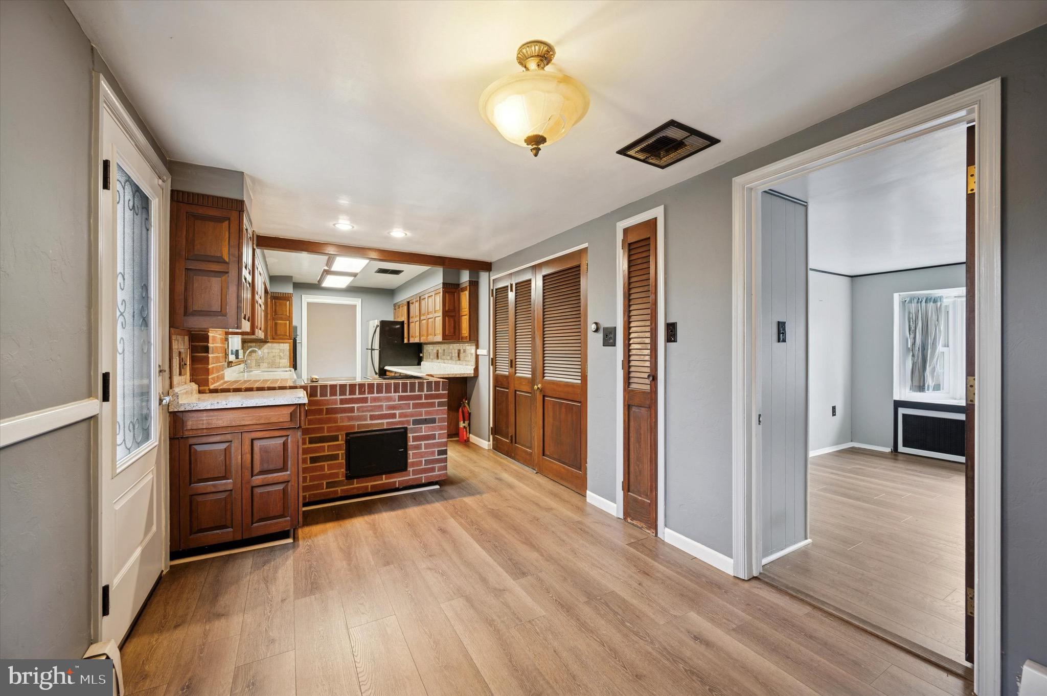 1107 LANSDALE AVENUE