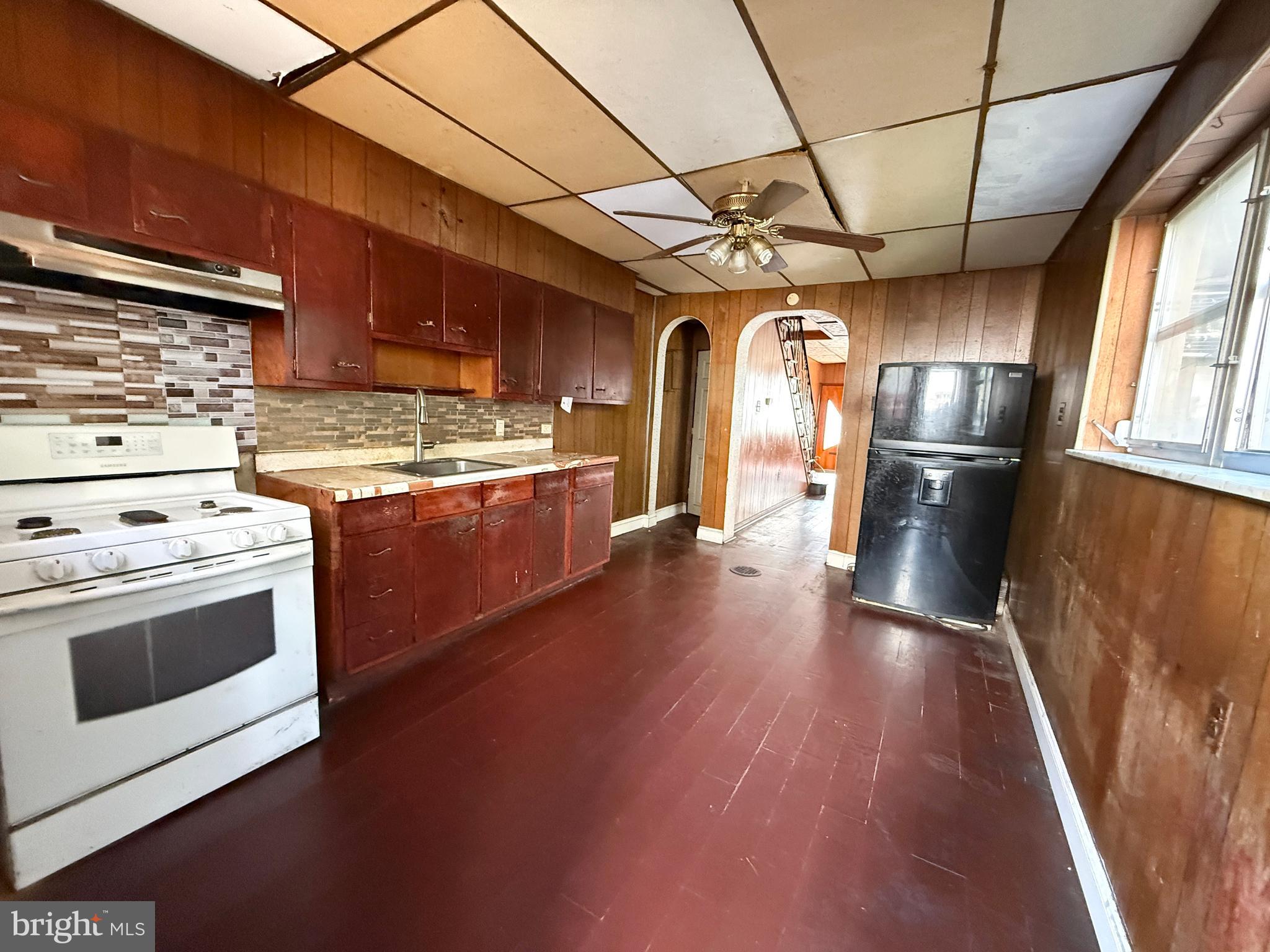 LOWER MOYAMENSING - Residential