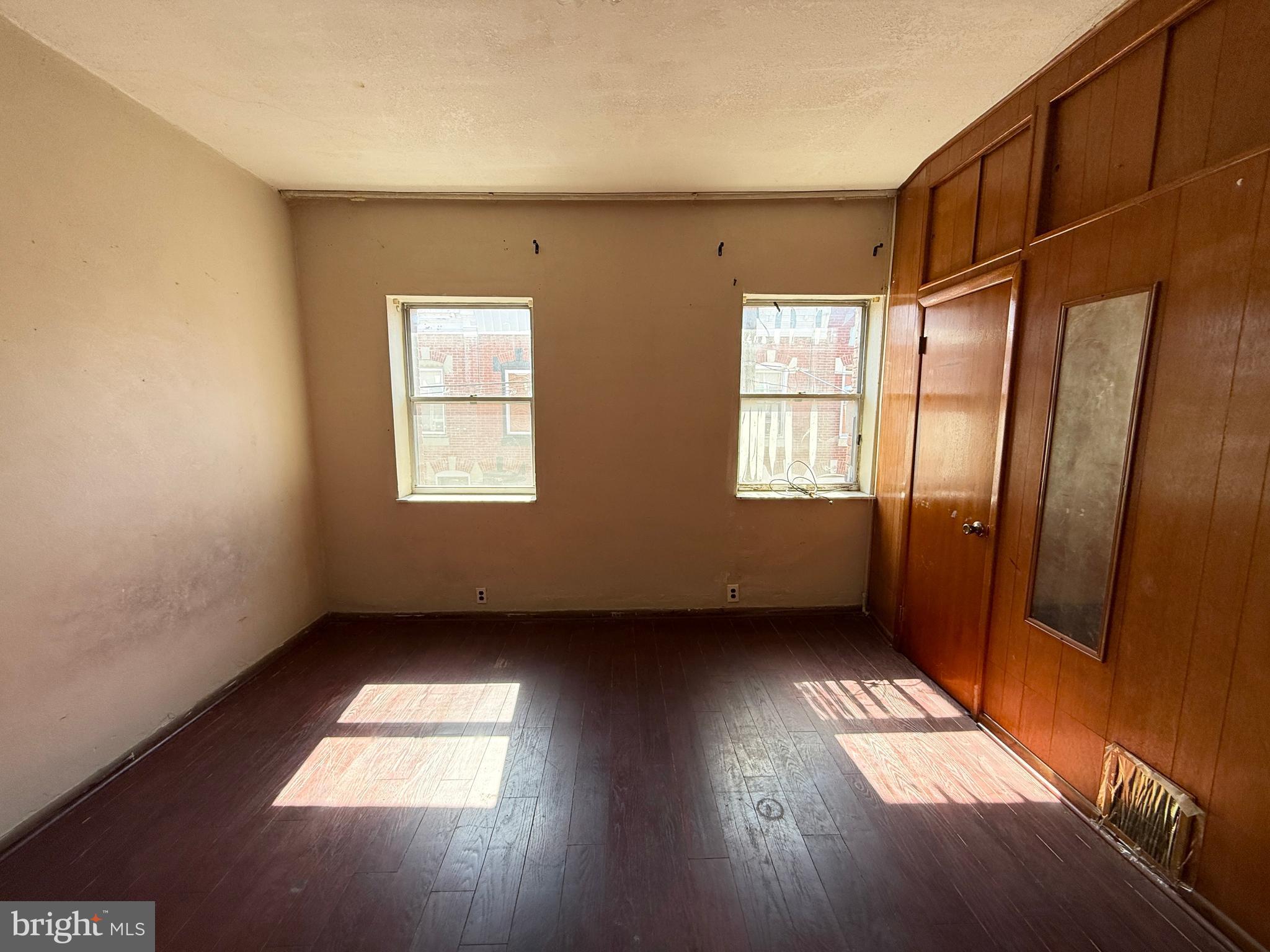 LOWER MOYAMENSING - Residential