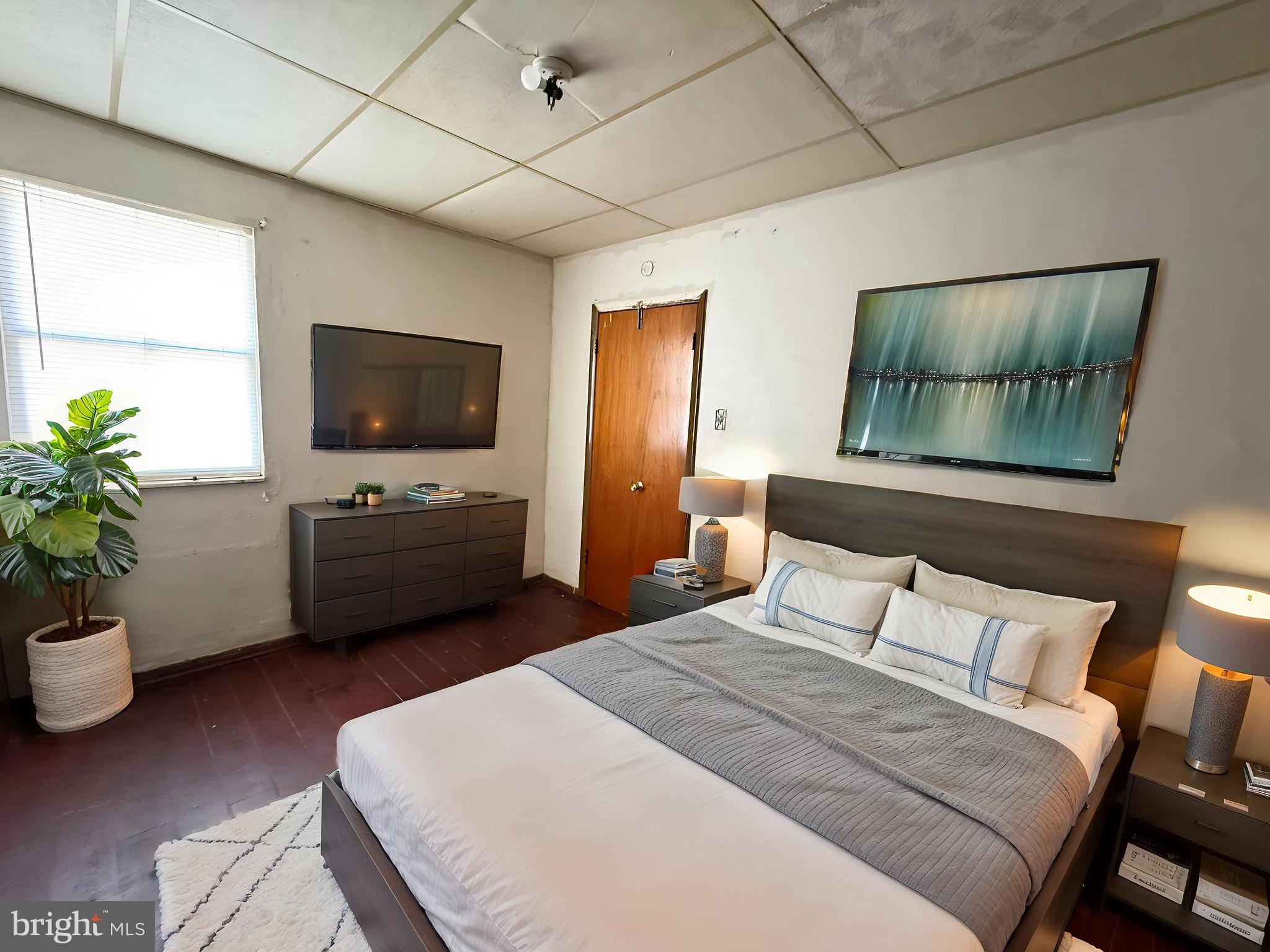 LOWER MOYAMENSING - Residential